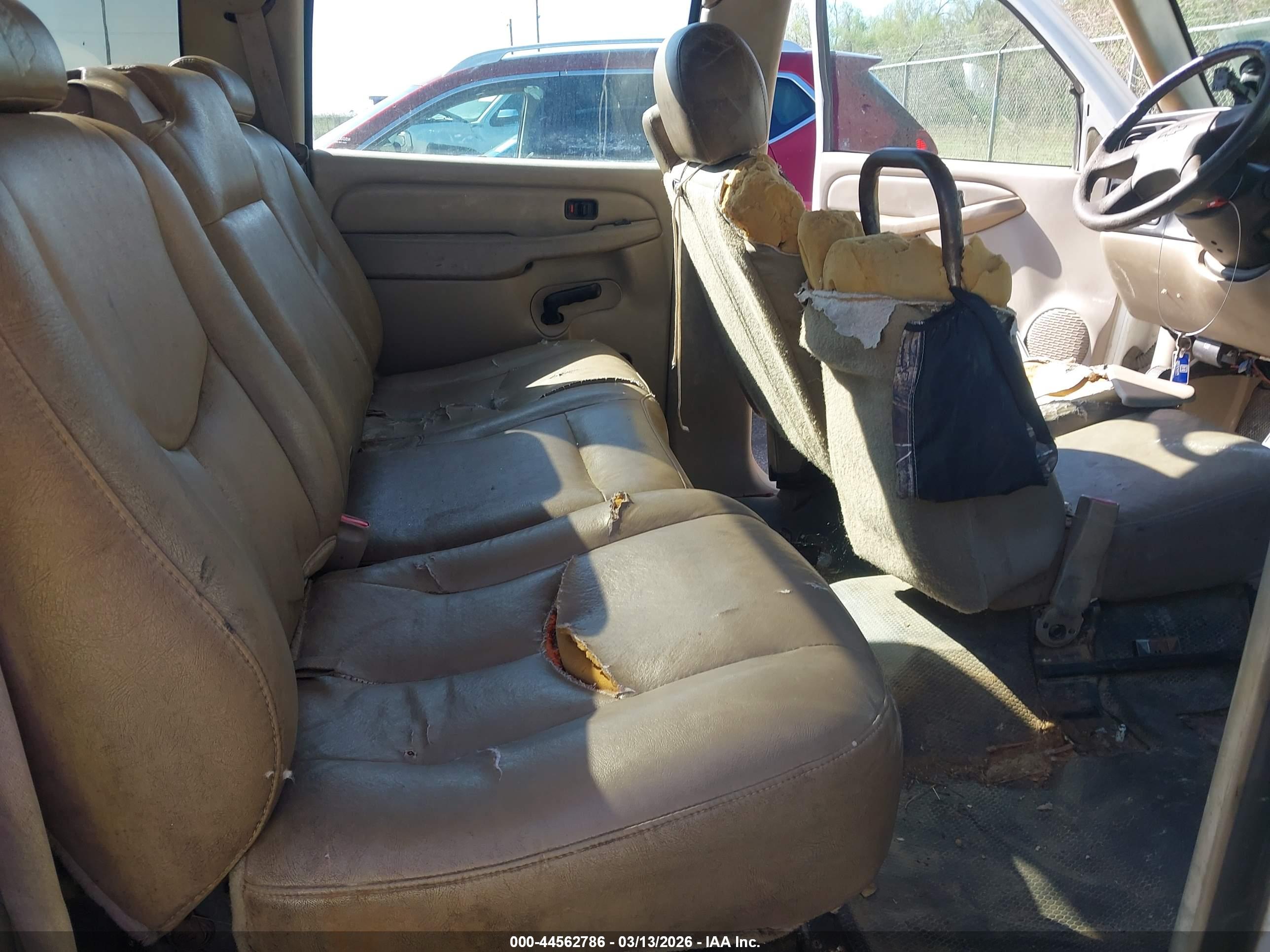 CHEVROLET SILVERADO image 7