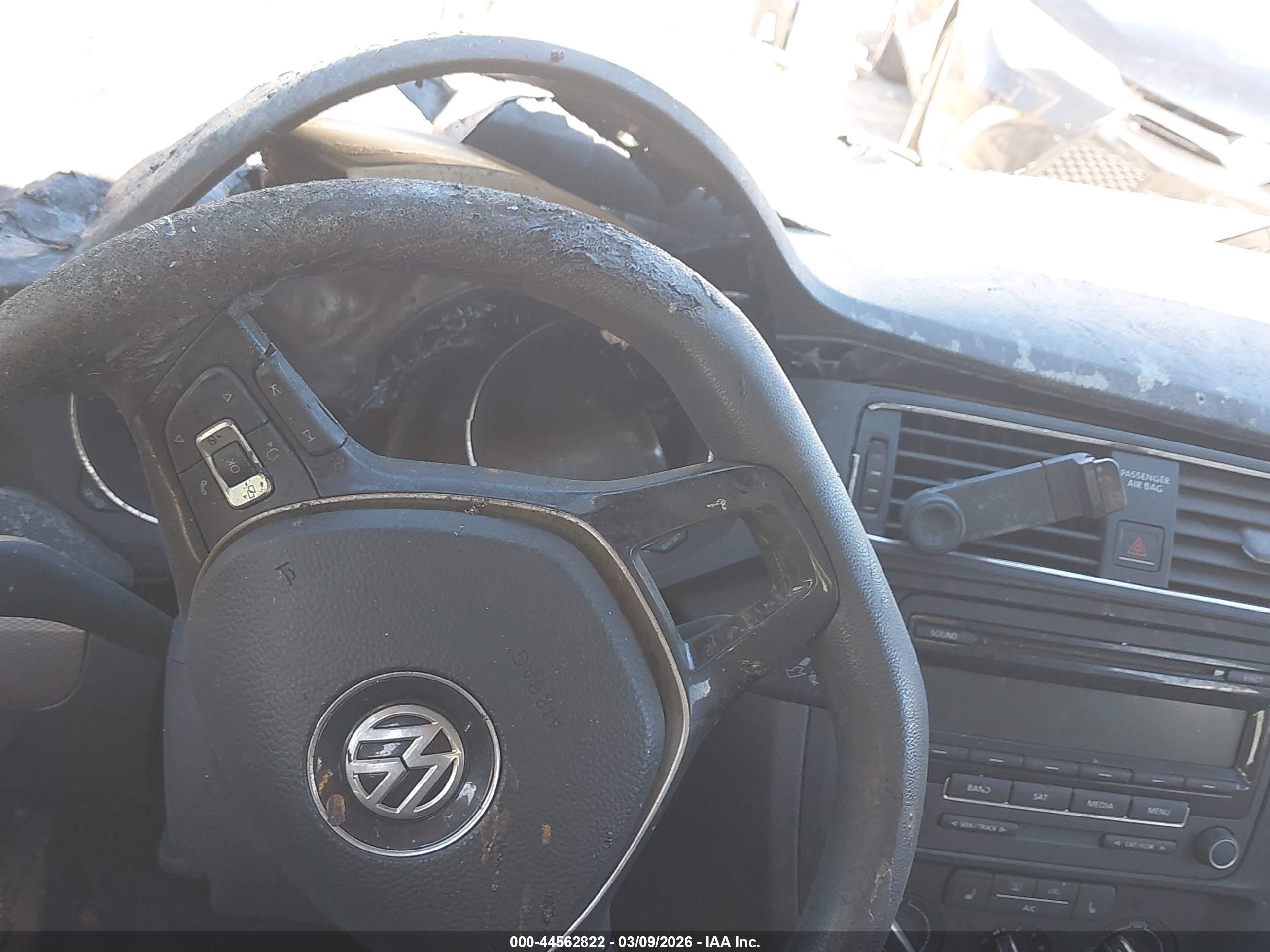VOLKSWAGEN JETTA image 7