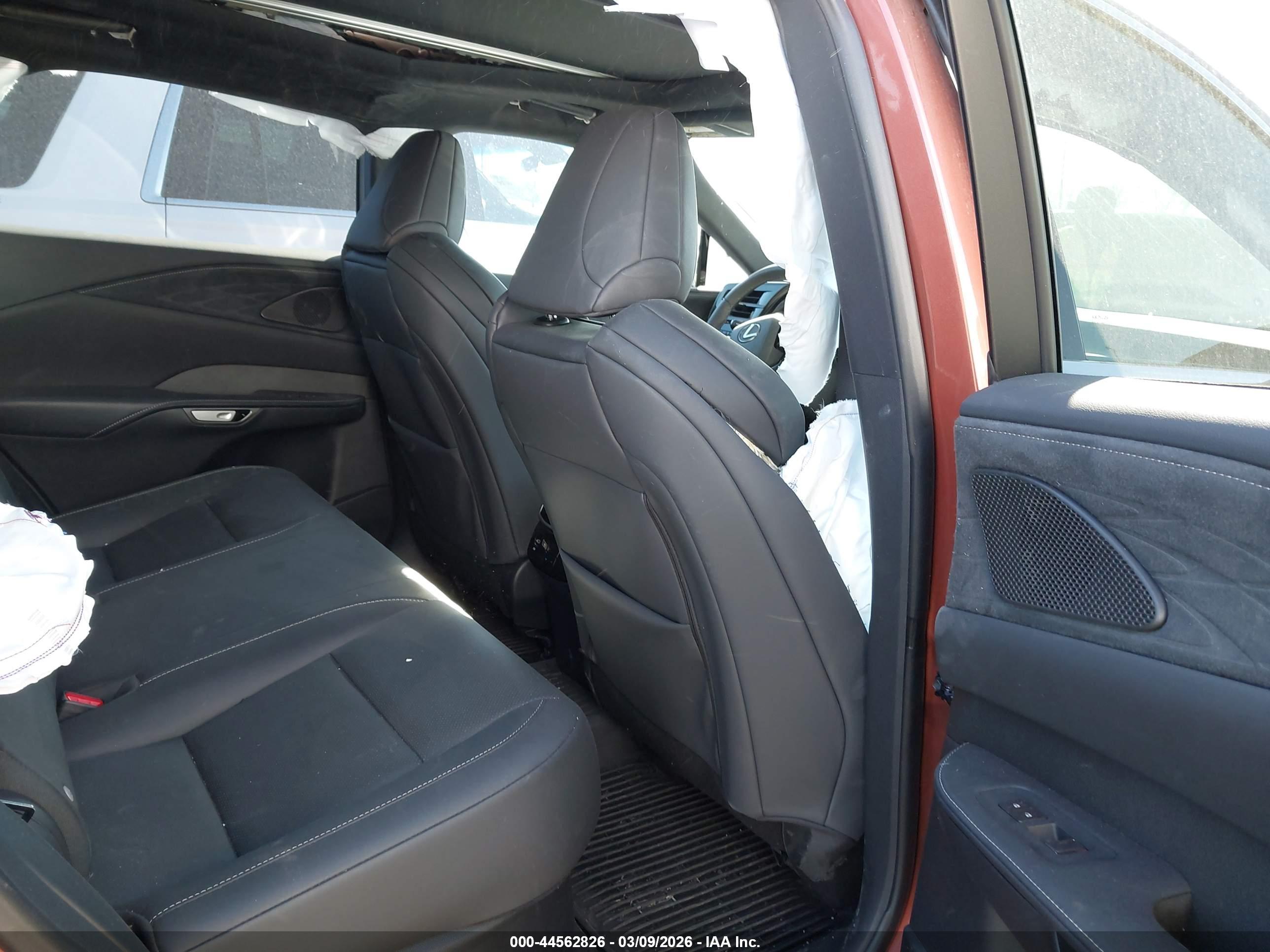 LEXUS RX image 8
