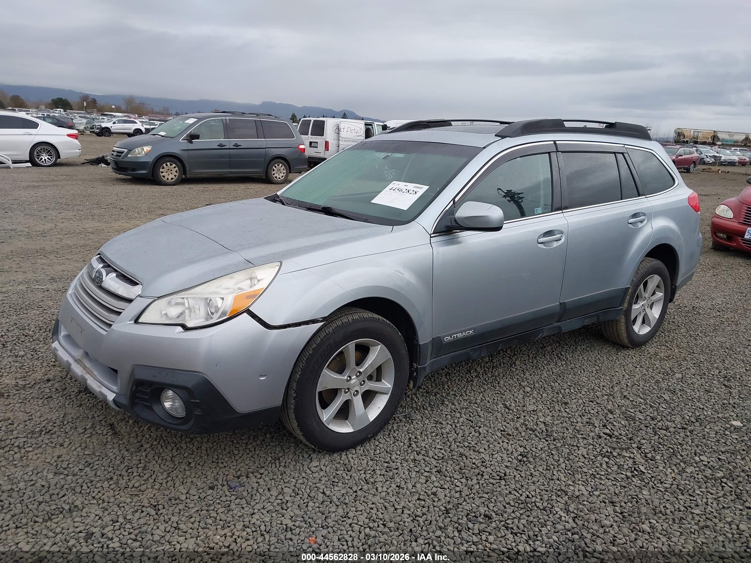 SUBARU OUTBACK image 2