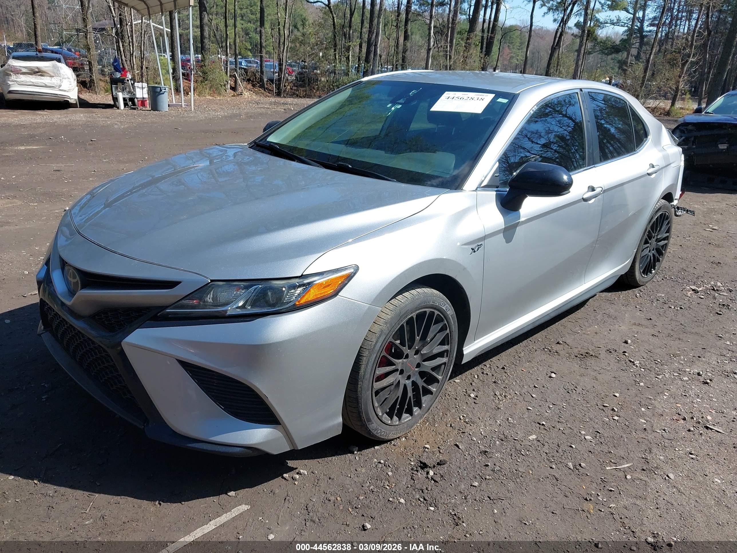 TOYOTA CAMRY image 2