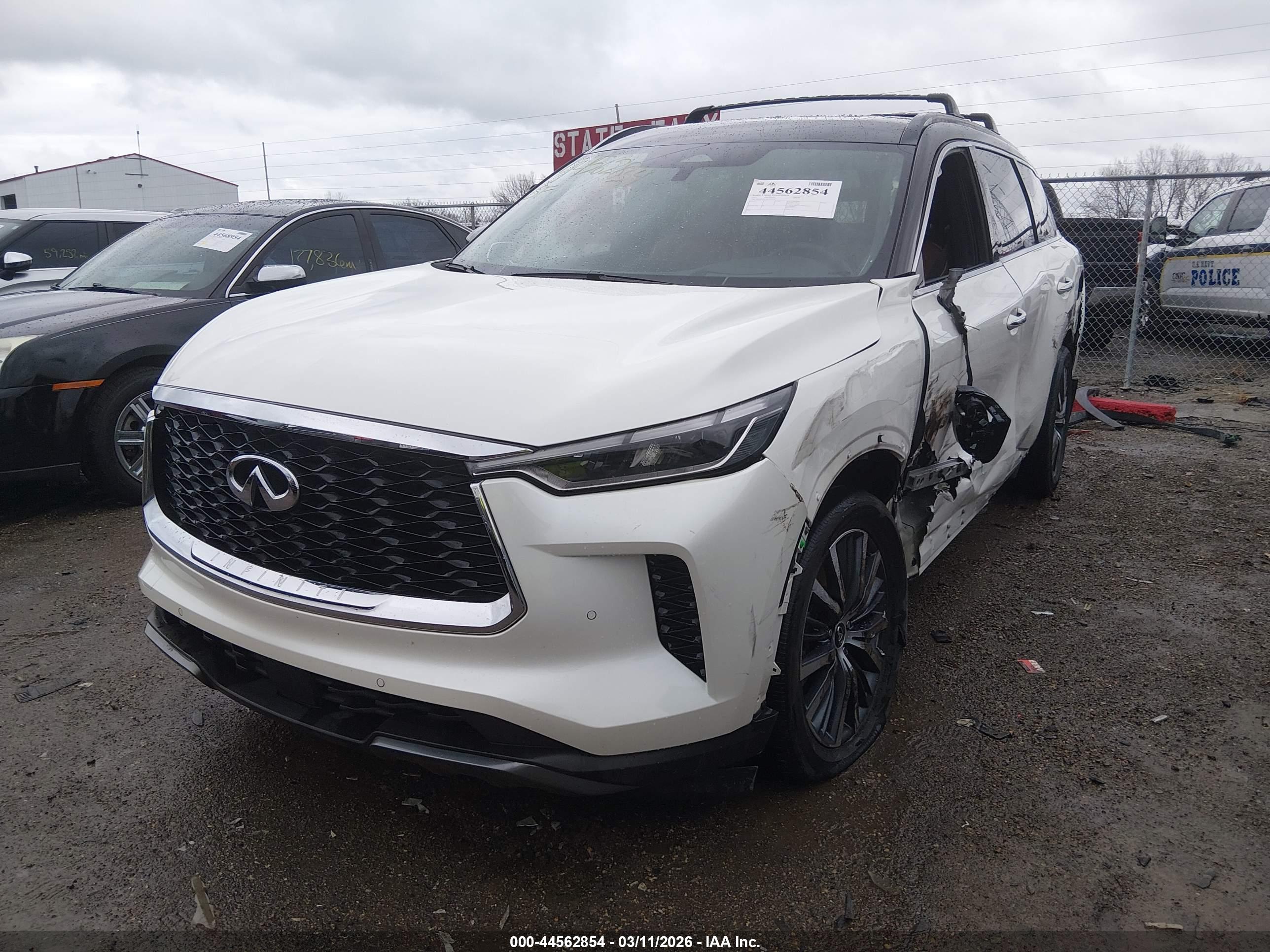 INFINITI QX60 image 2