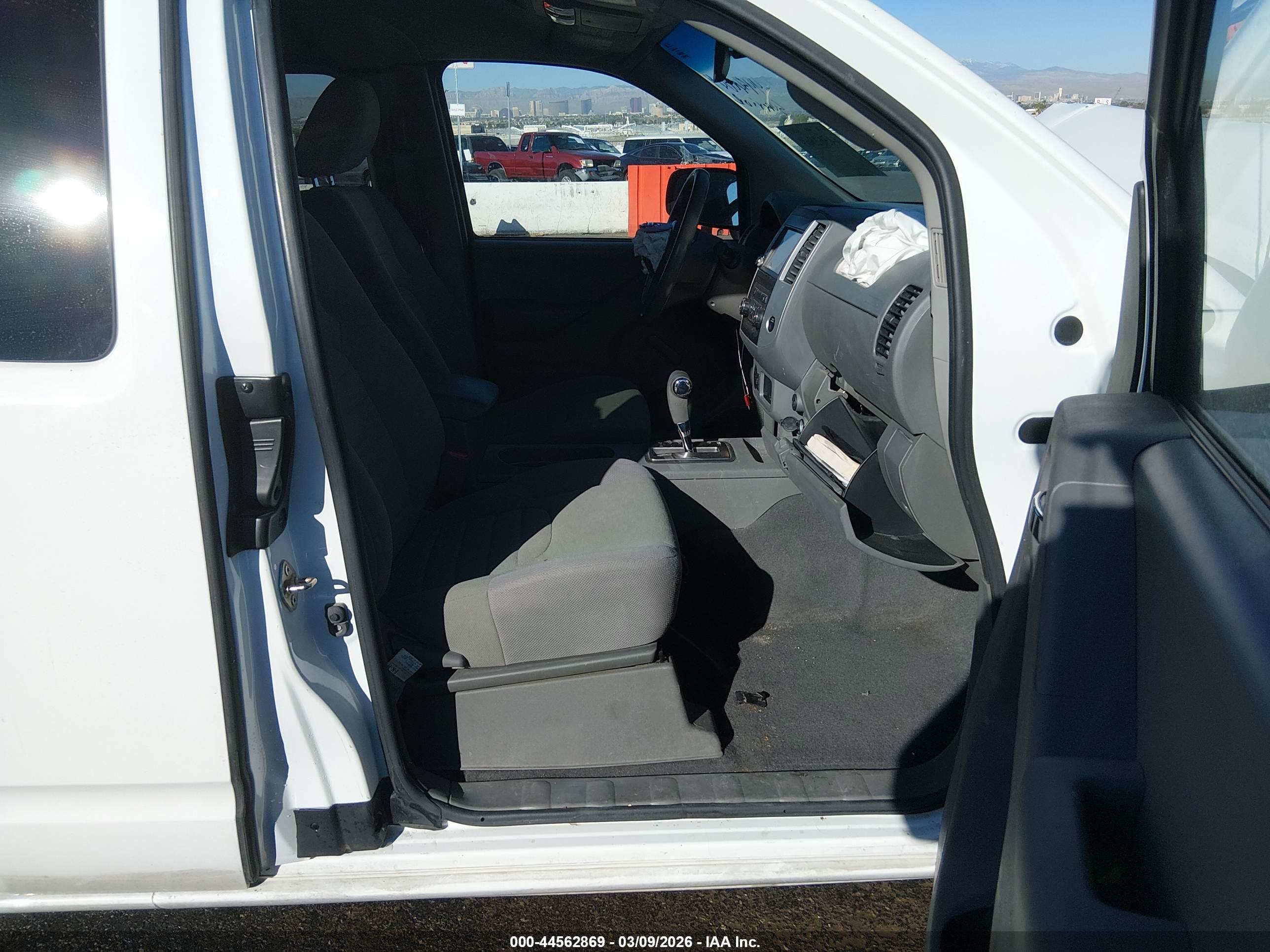 NISSAN FRONTIER image 5