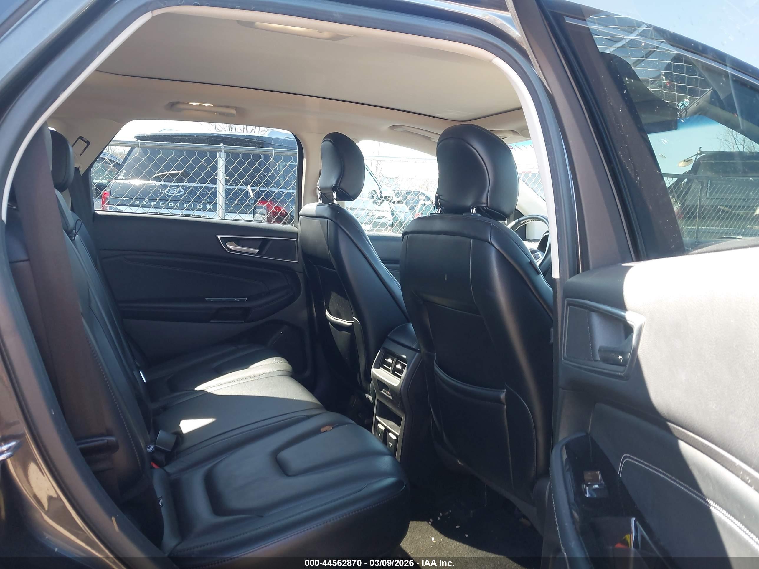 FORD EDGE image 8