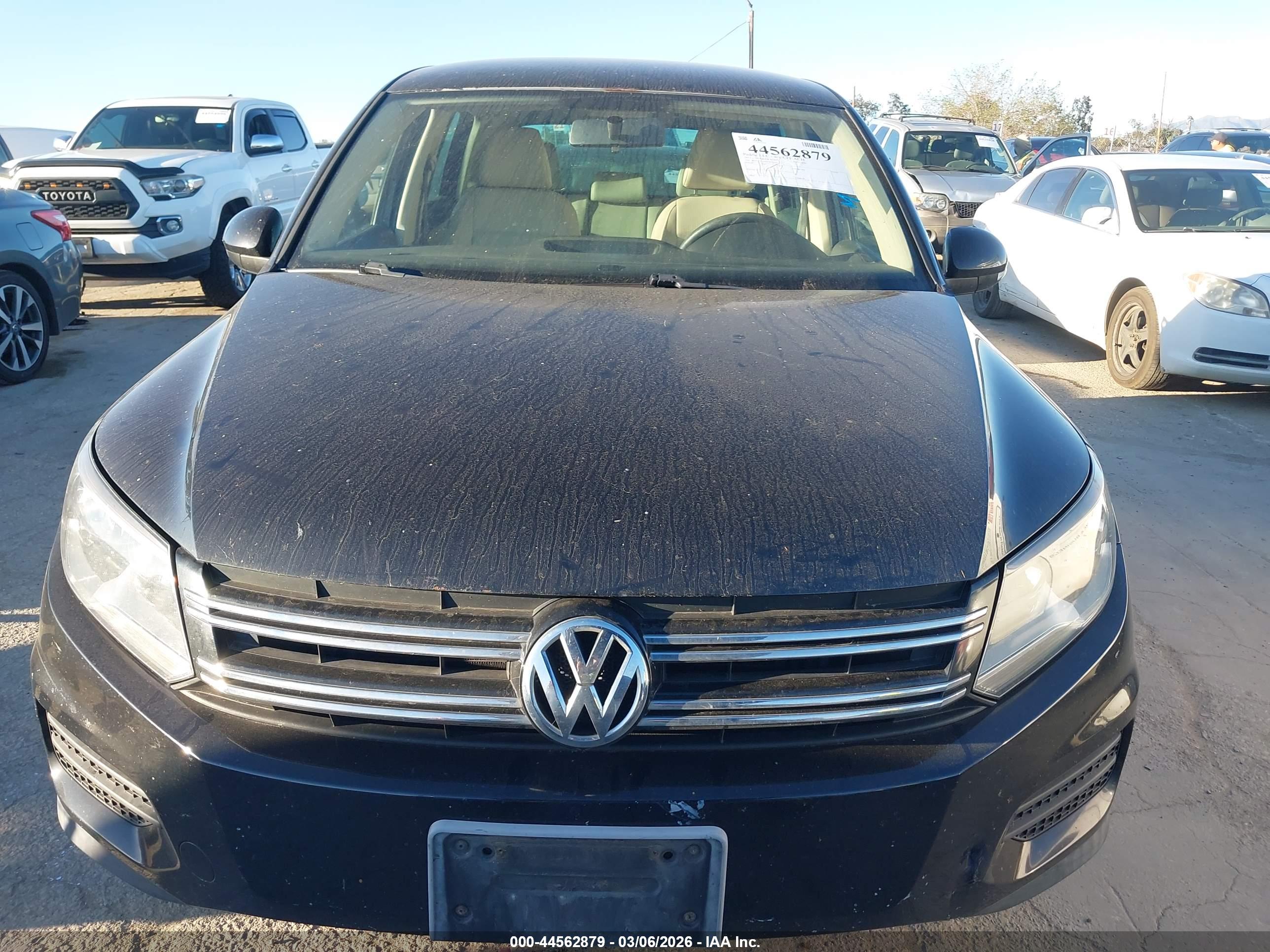 VOLKSWAGEN TIGUAN image 6