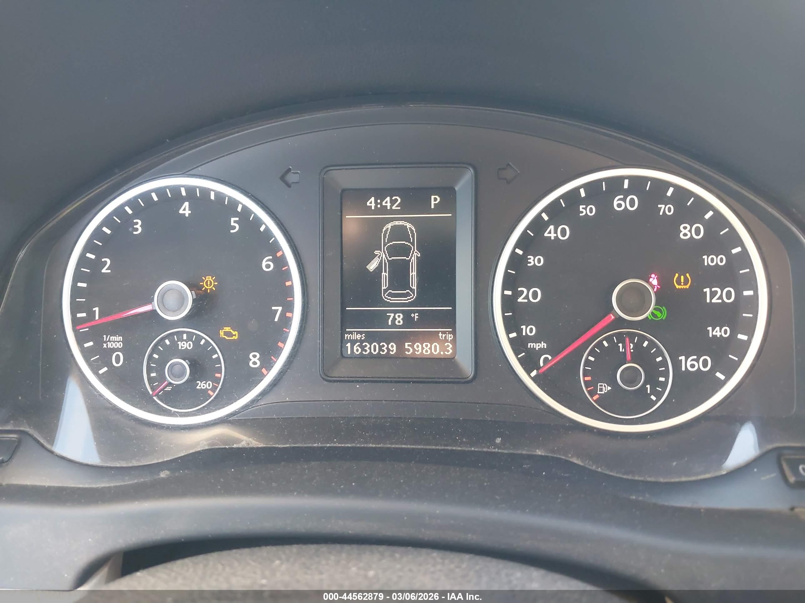 VOLKSWAGEN TIGUAN image 7