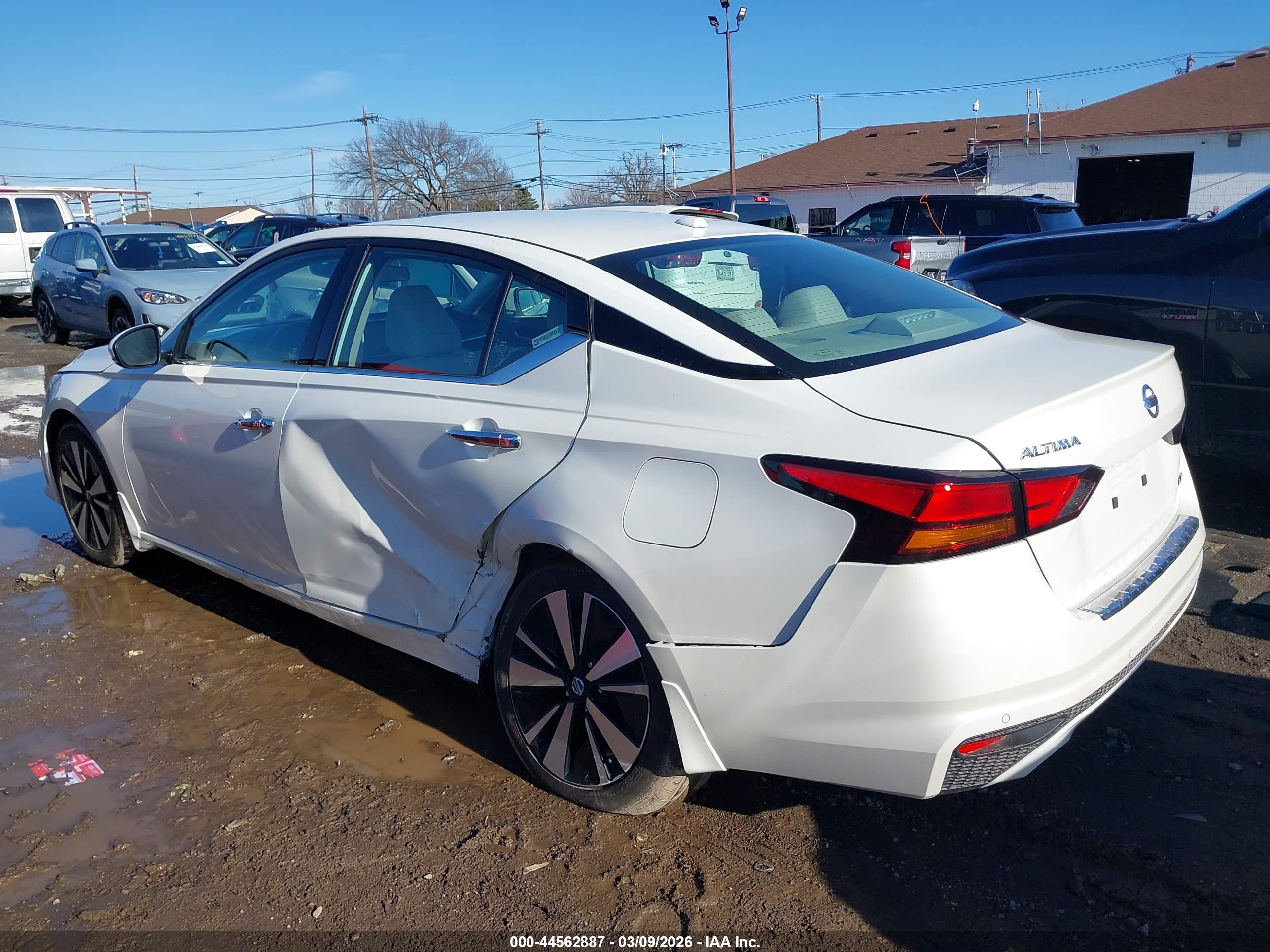 NISSAN ALTIMA image 3
