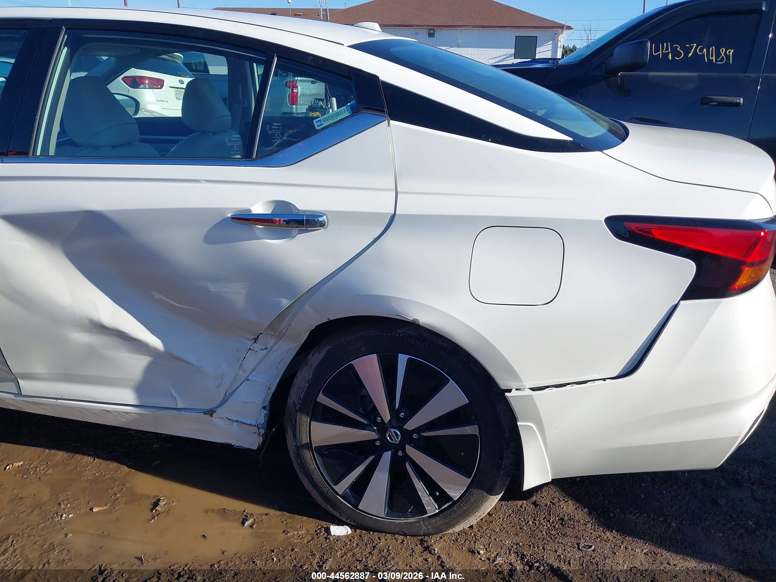 NISSAN ALTIMA image 6