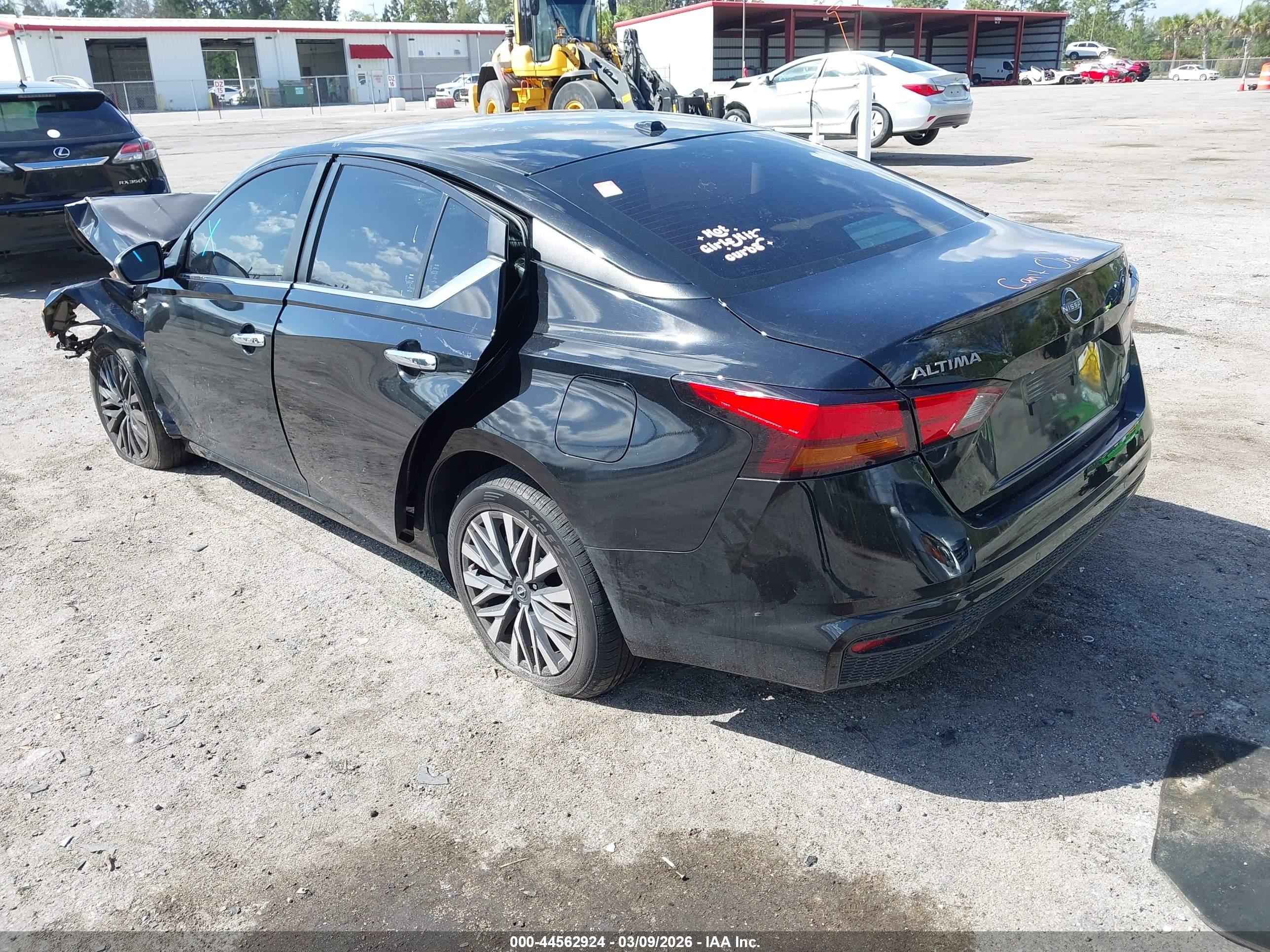 NISSAN ALTIMA image 3