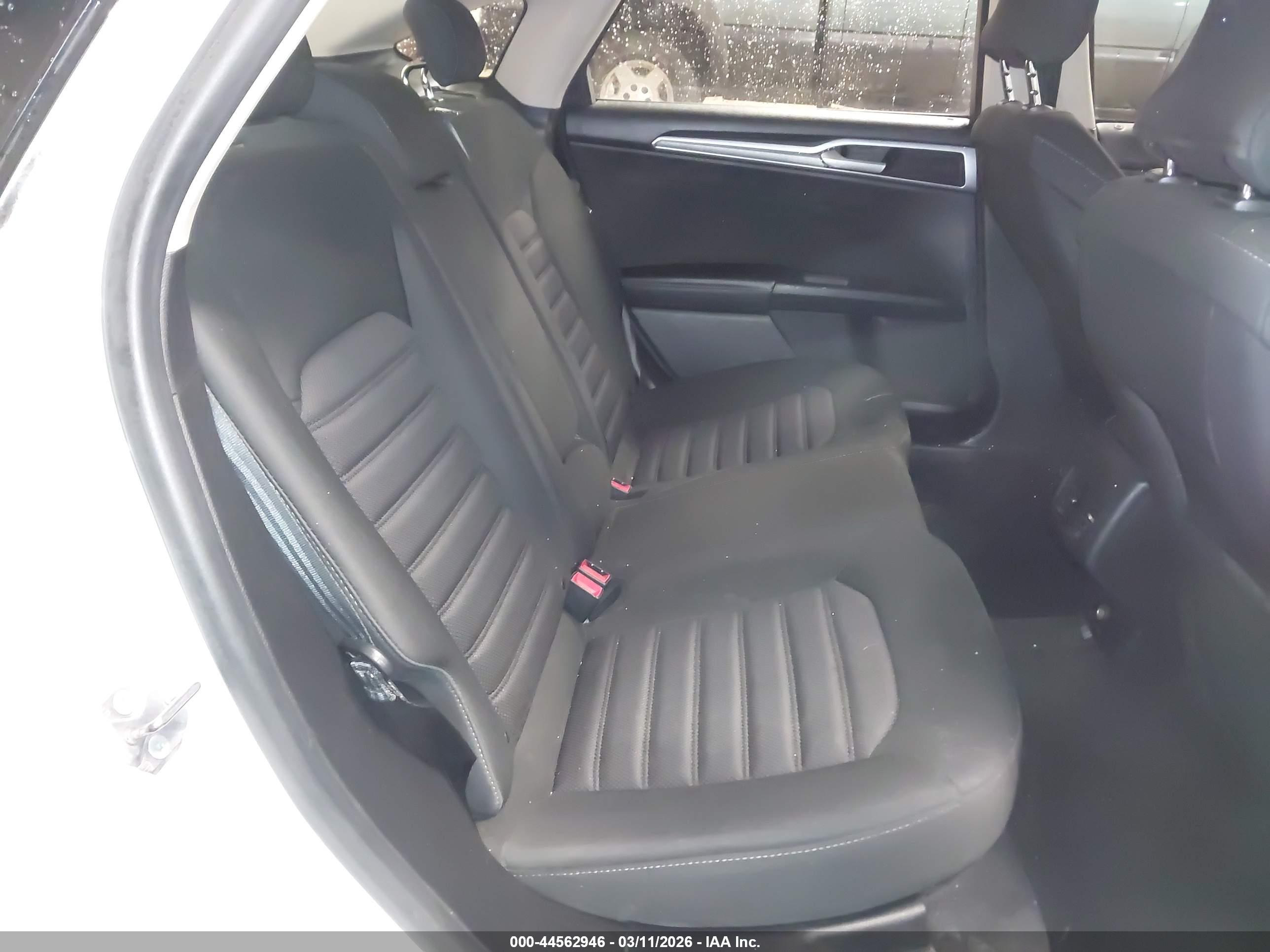 FORD FUSION image 8