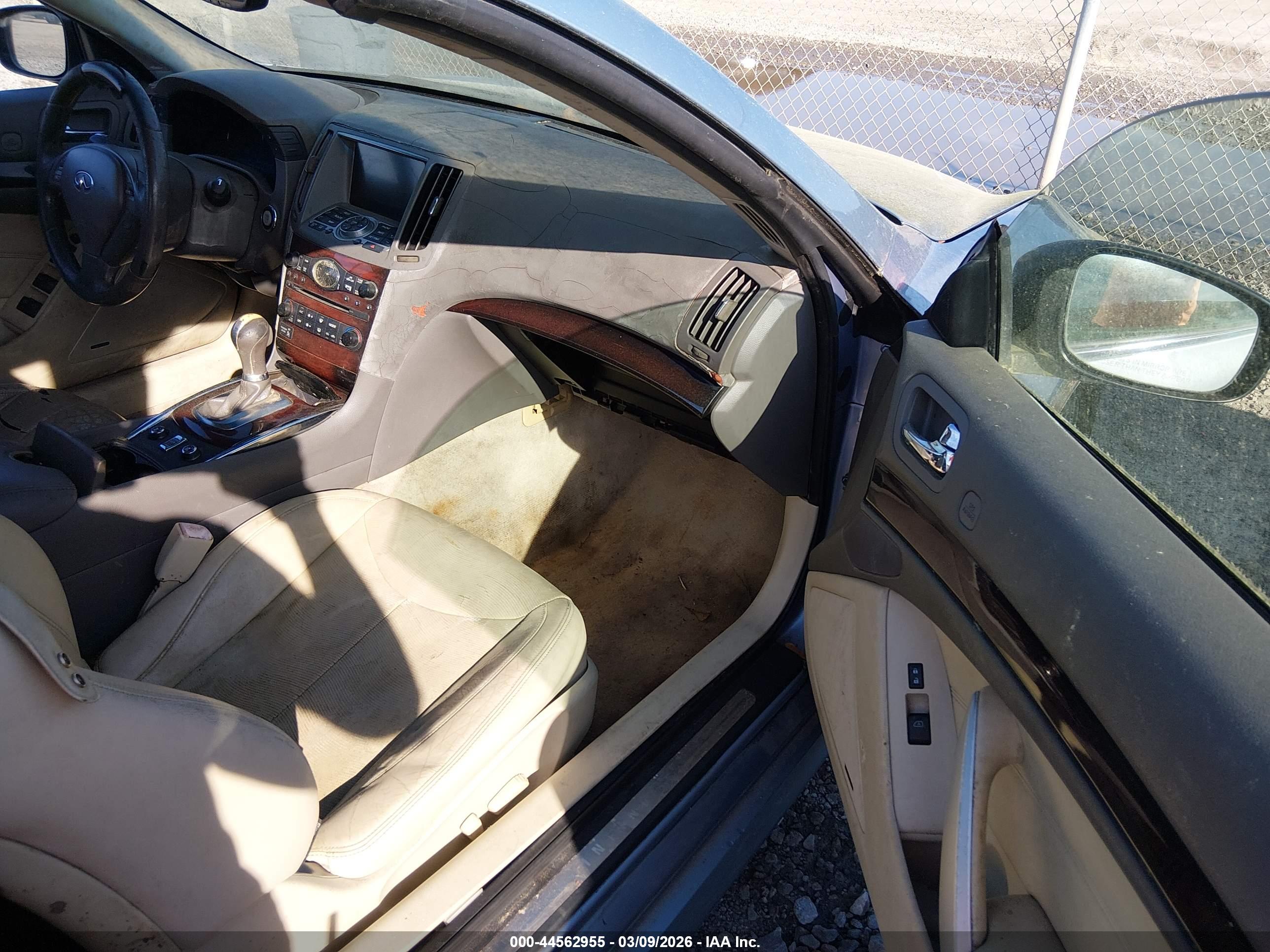INFINITI G37 image 5