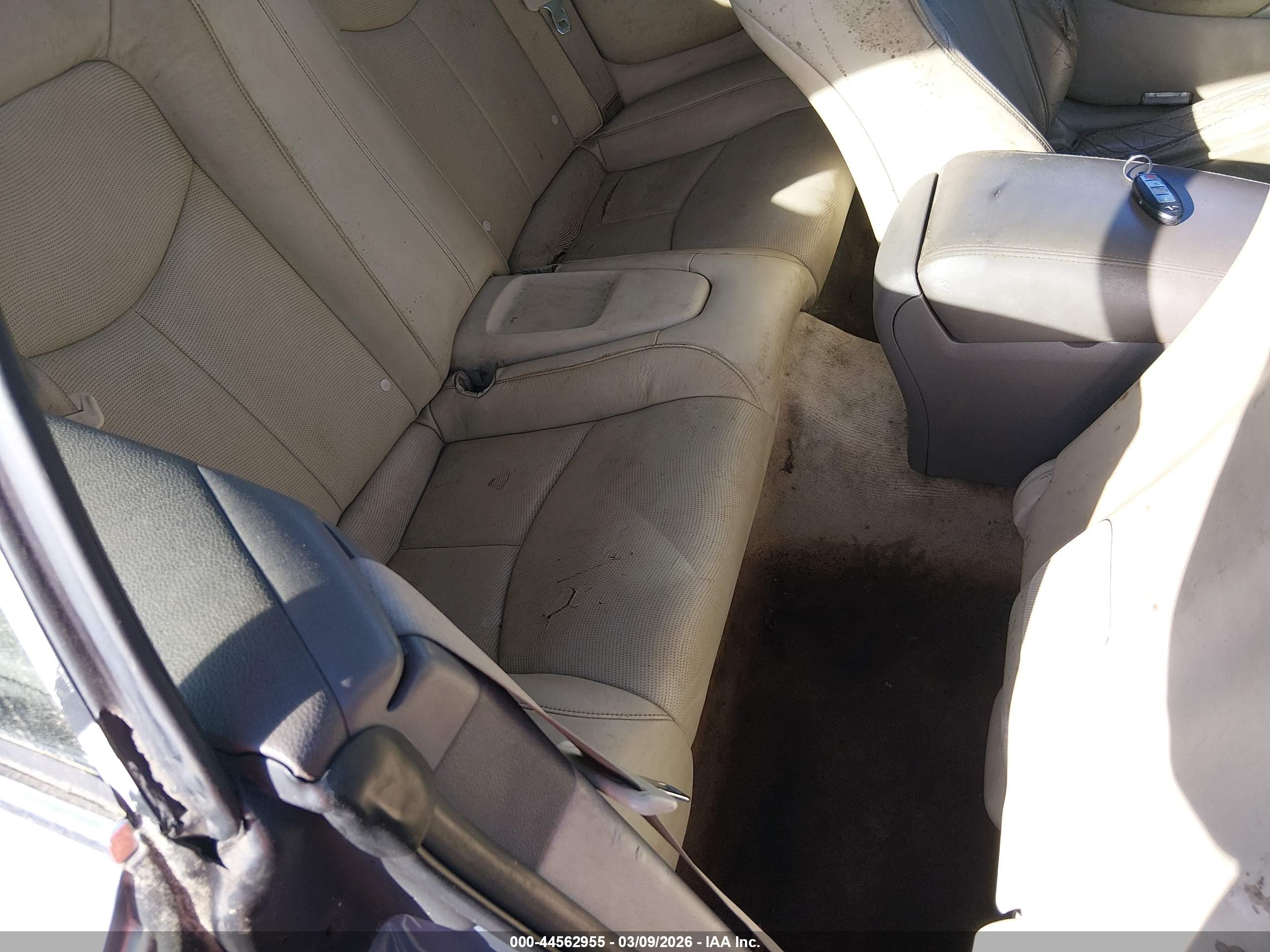 INFINITI G37 image 8