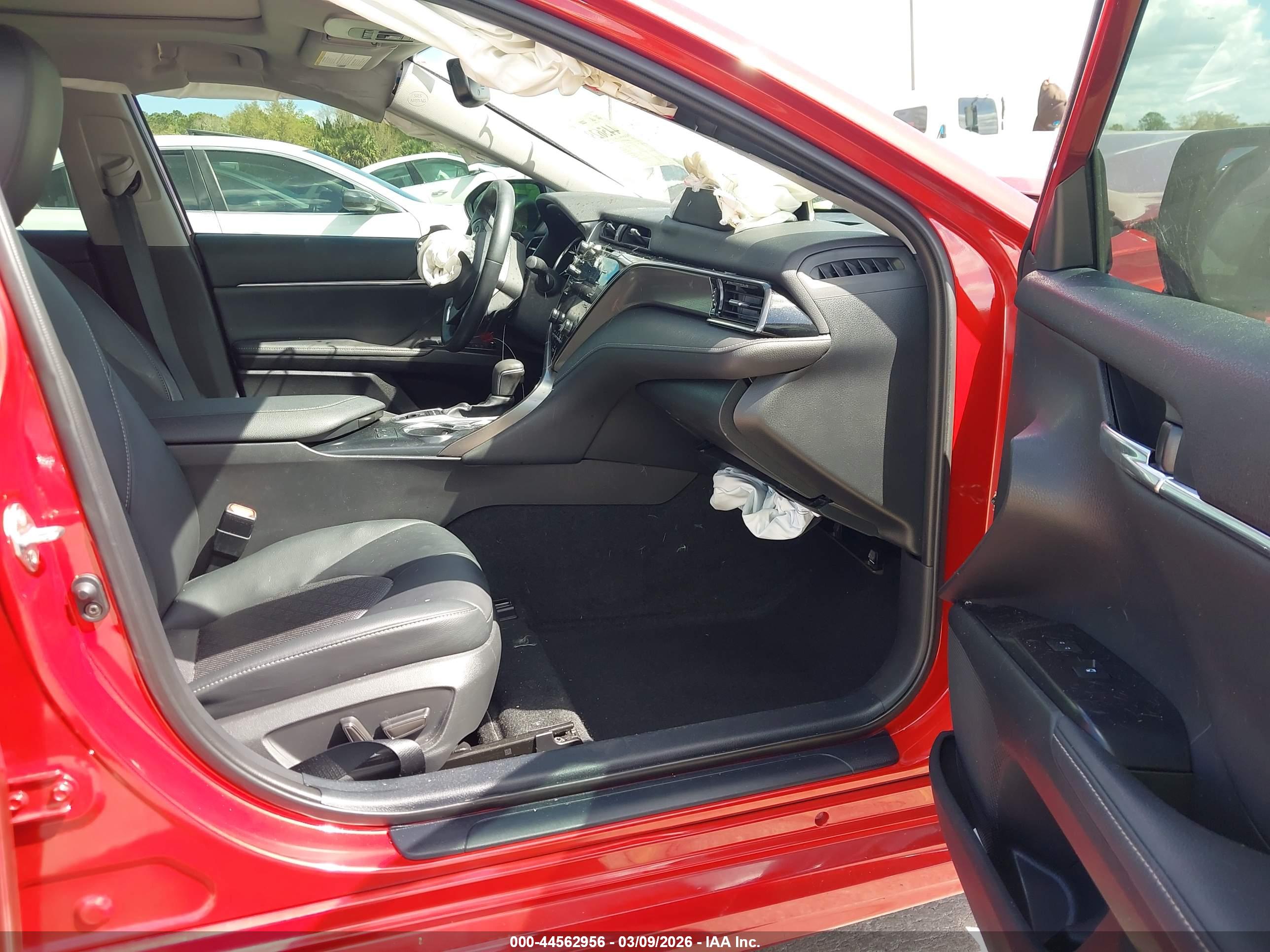 TOYOTA CAMRY image 5