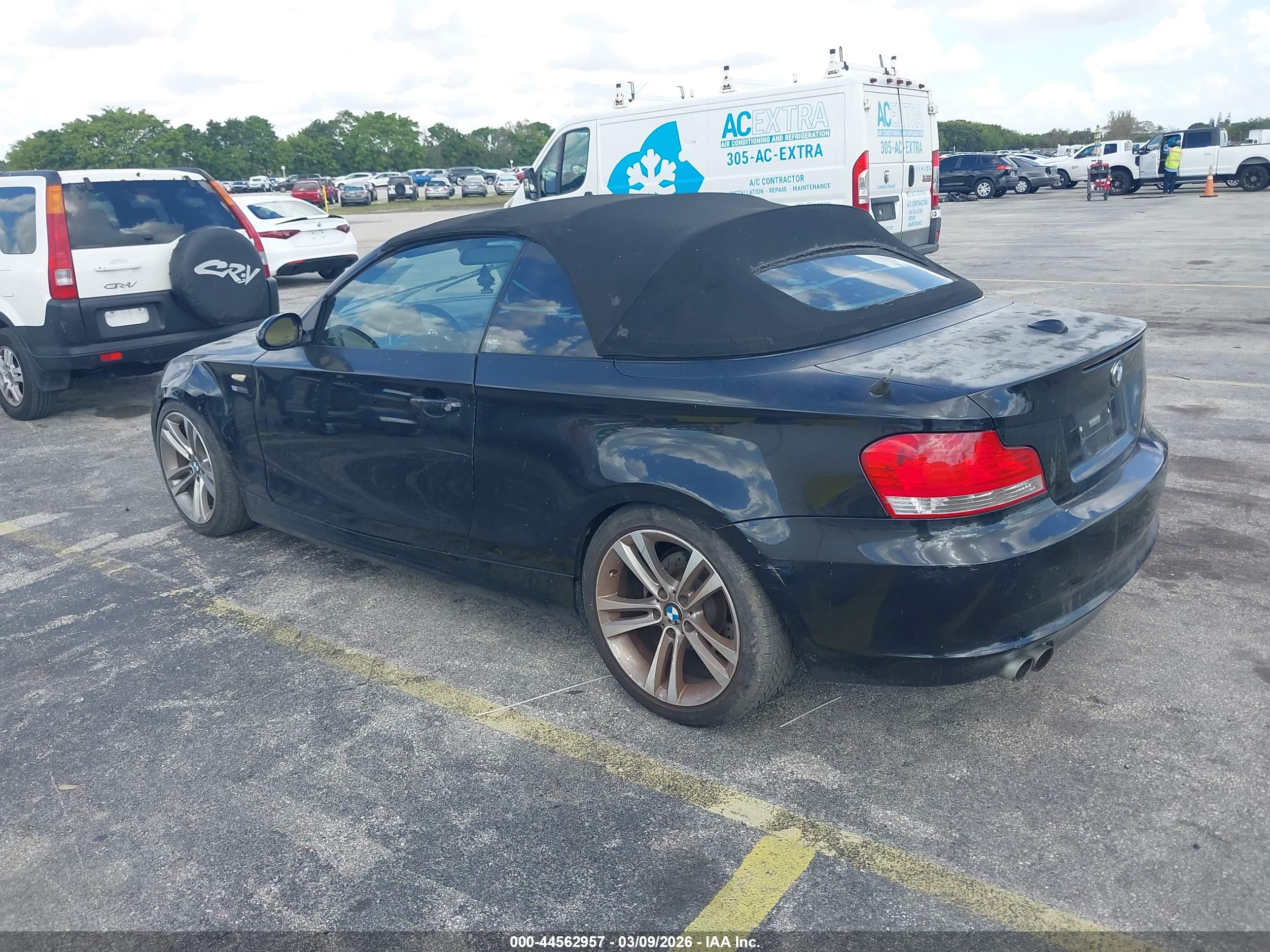 BMW 128I image 3
