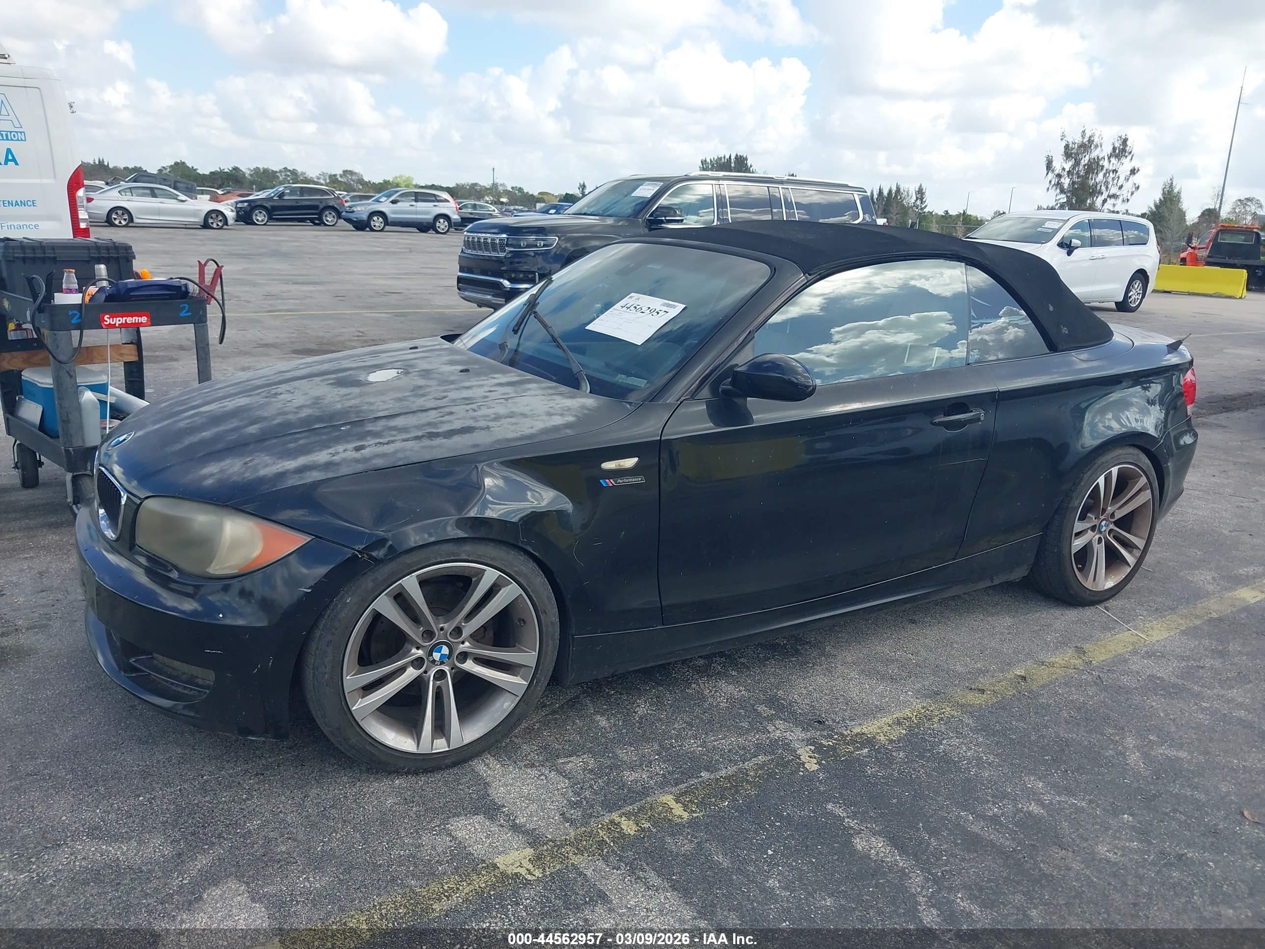 BMW 128I image 6