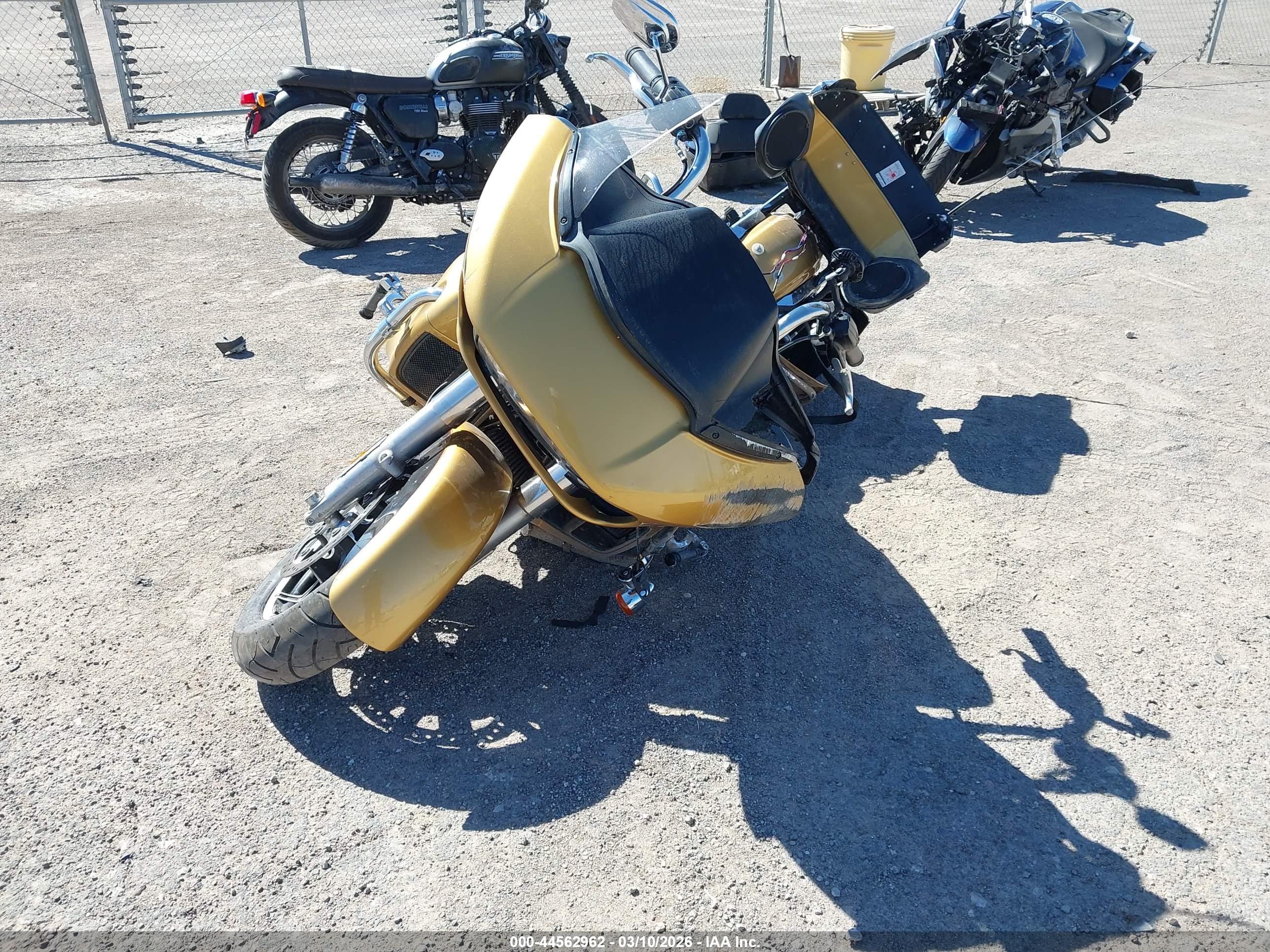 HARLEY-DAVIDSON FLTRU image 5