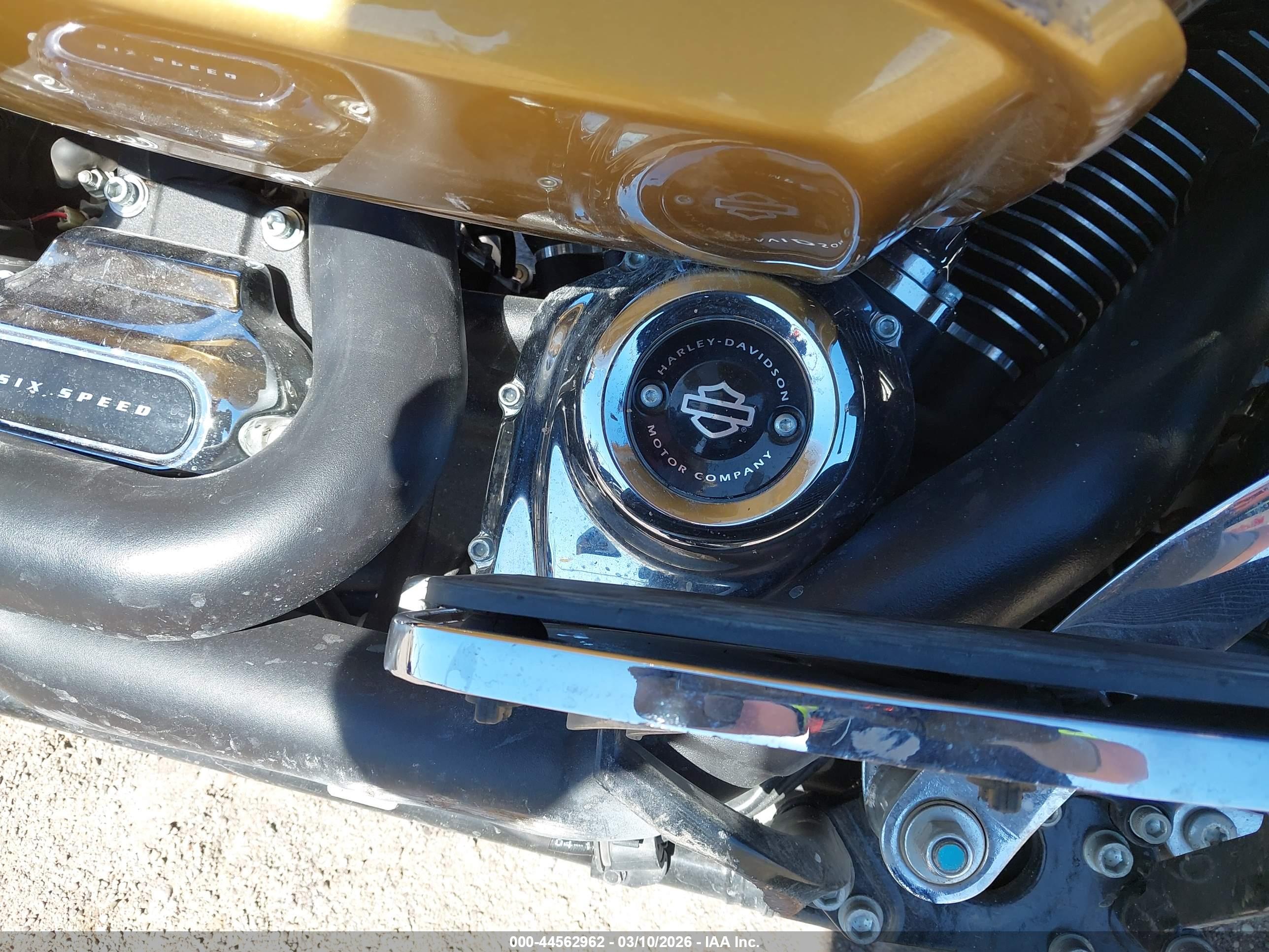 HARLEY-DAVIDSON FLTRU image 8