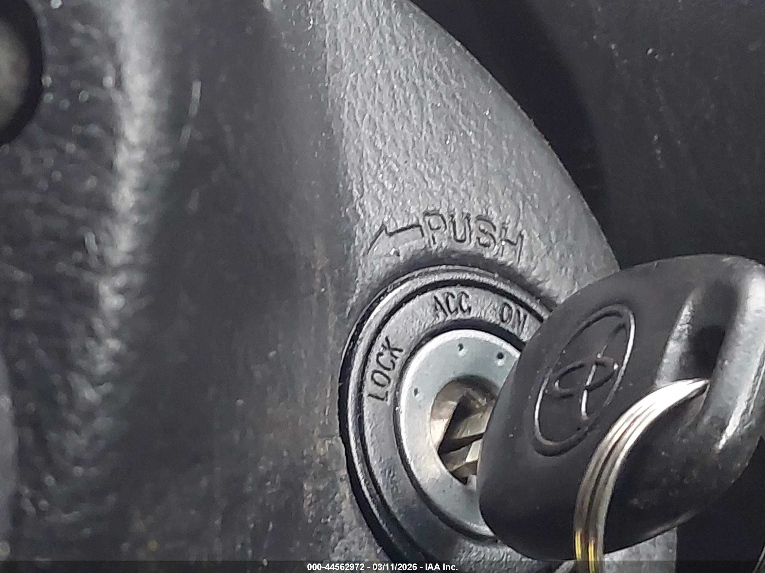 TOYOTA MATRIX image 11