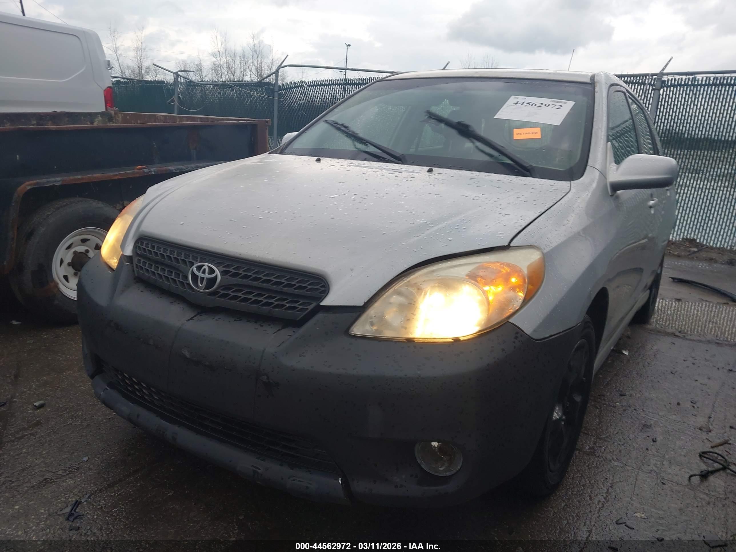 TOYOTA MATRIX image 6