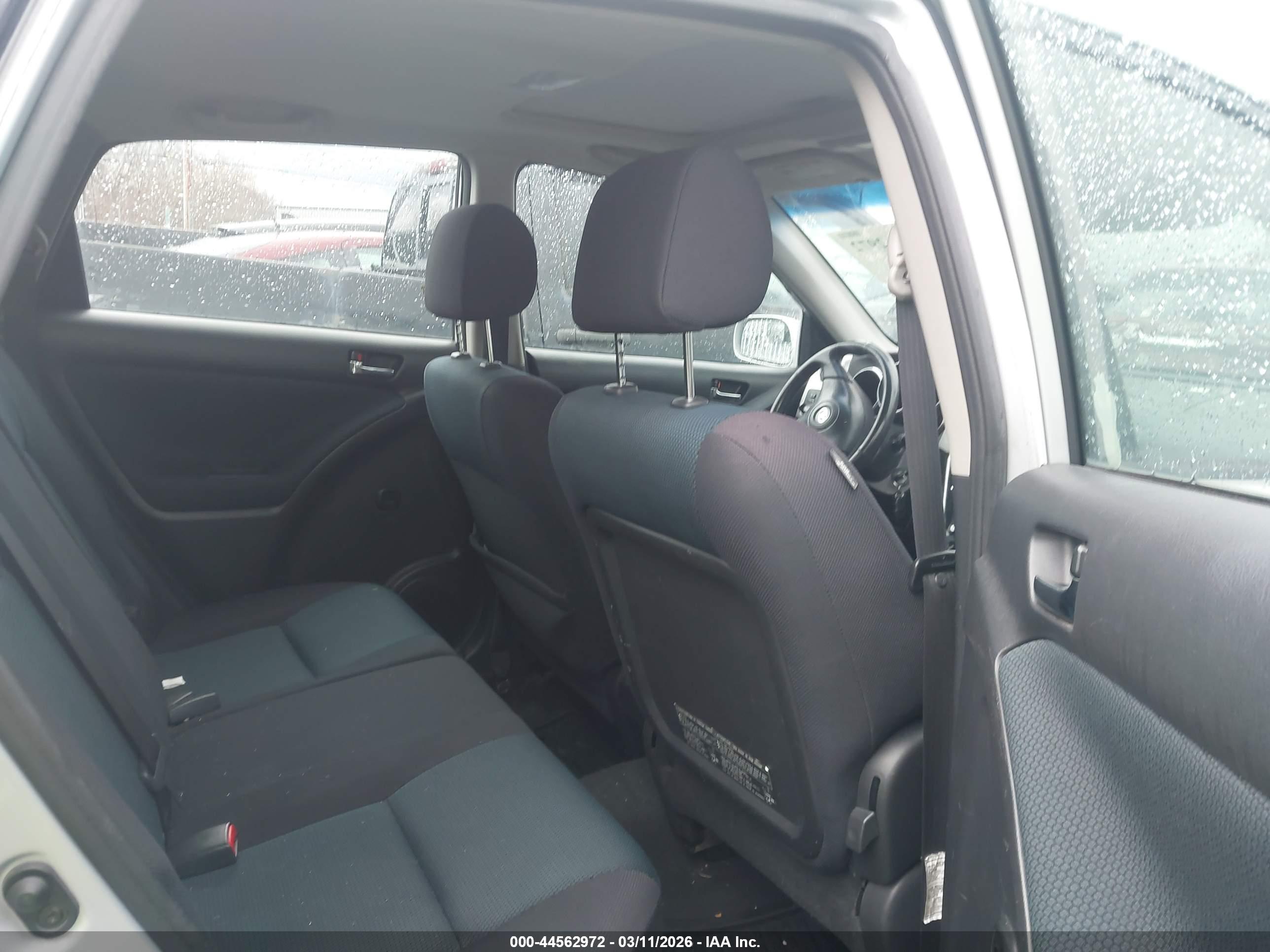 TOYOTA MATRIX image 8