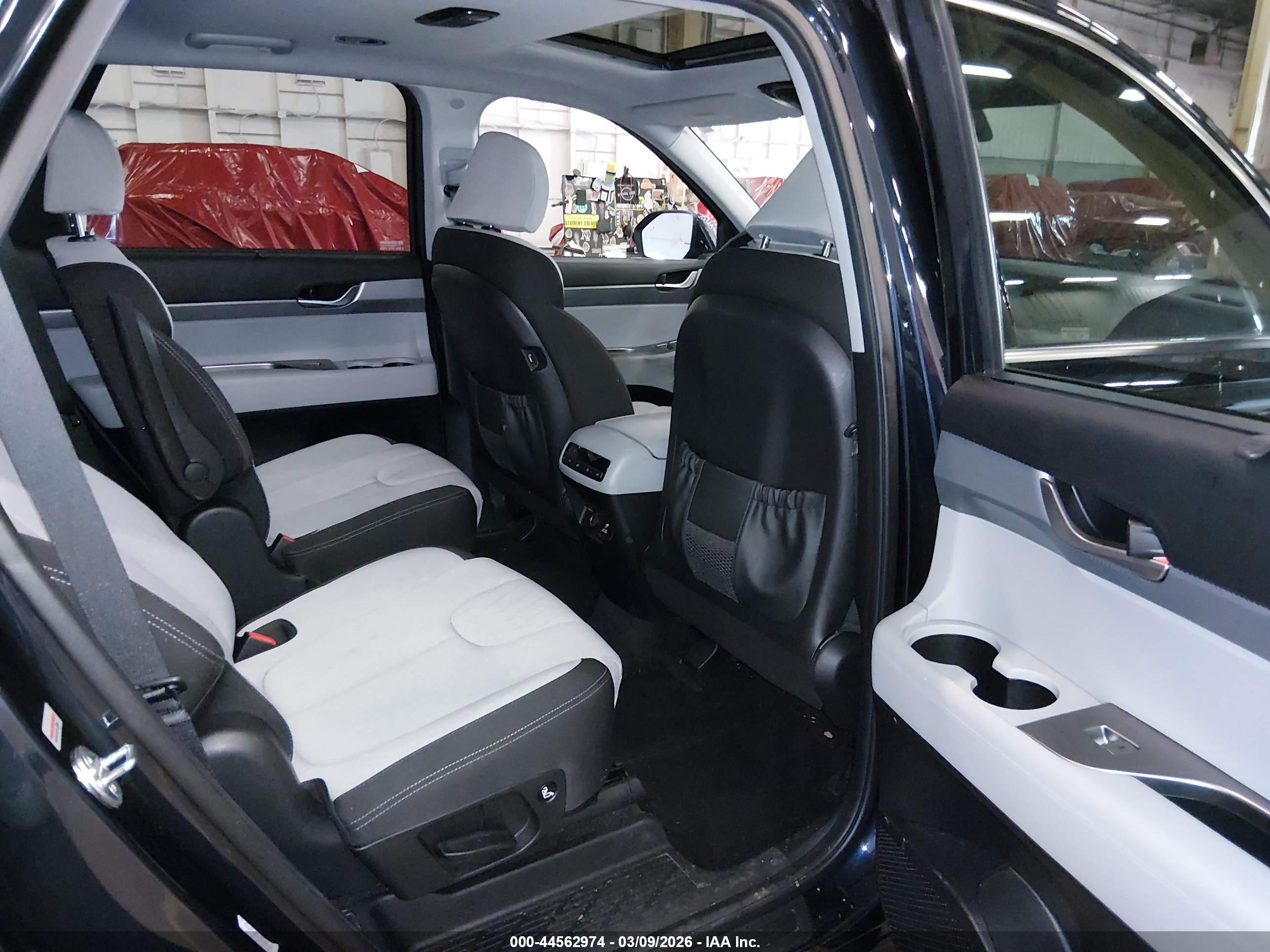 HYUNDAI PALISADE image 8