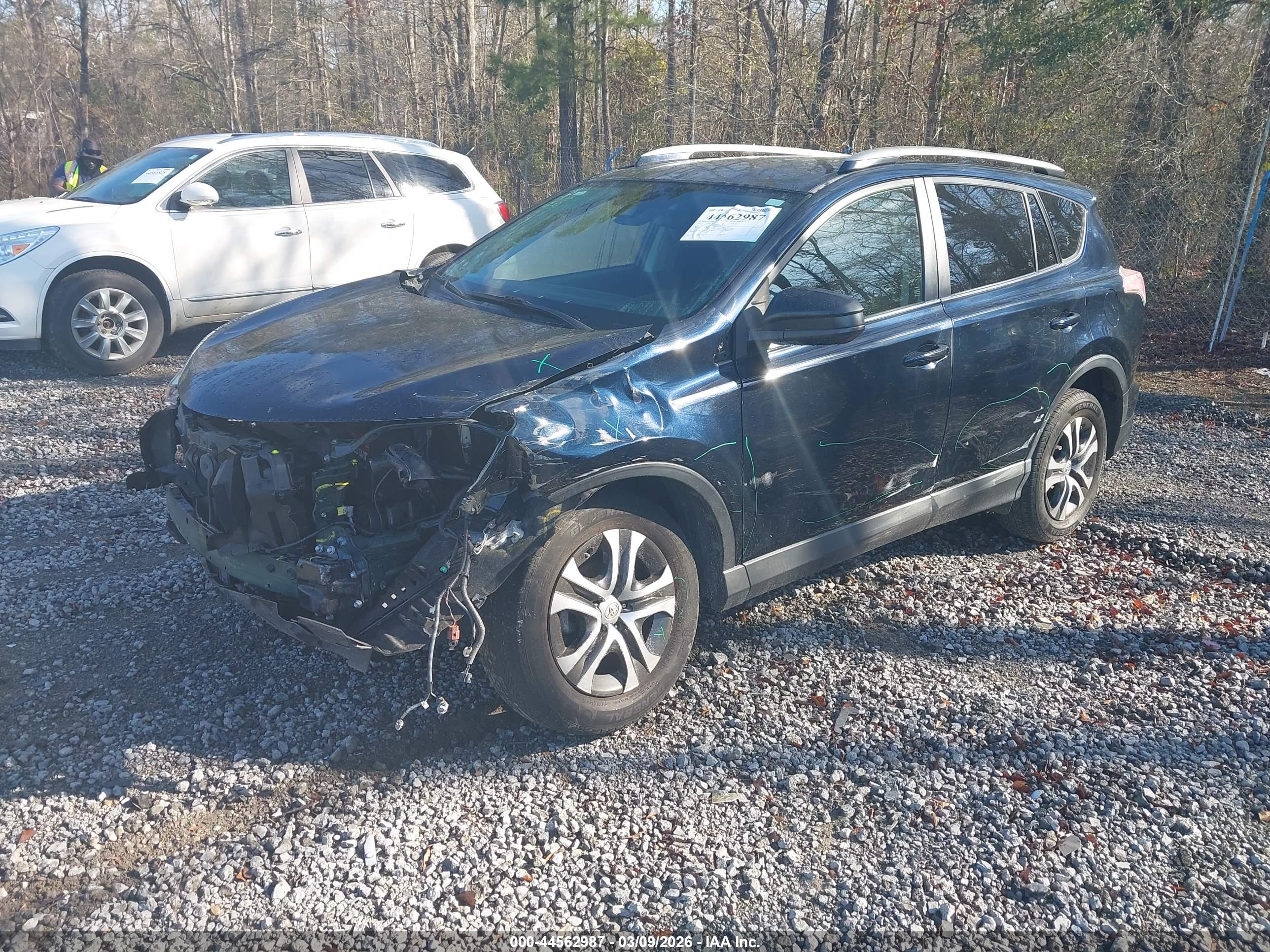 TOYOTA RAV4 image 2