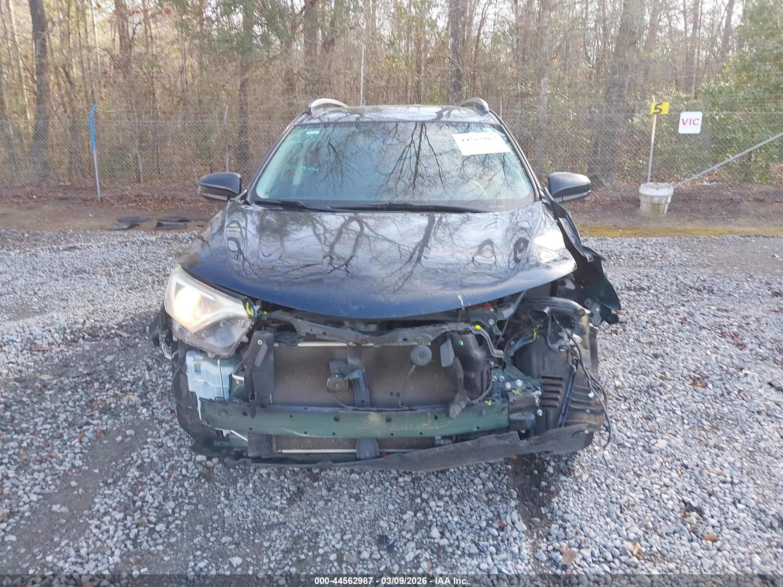 TOYOTA RAV4 image 6