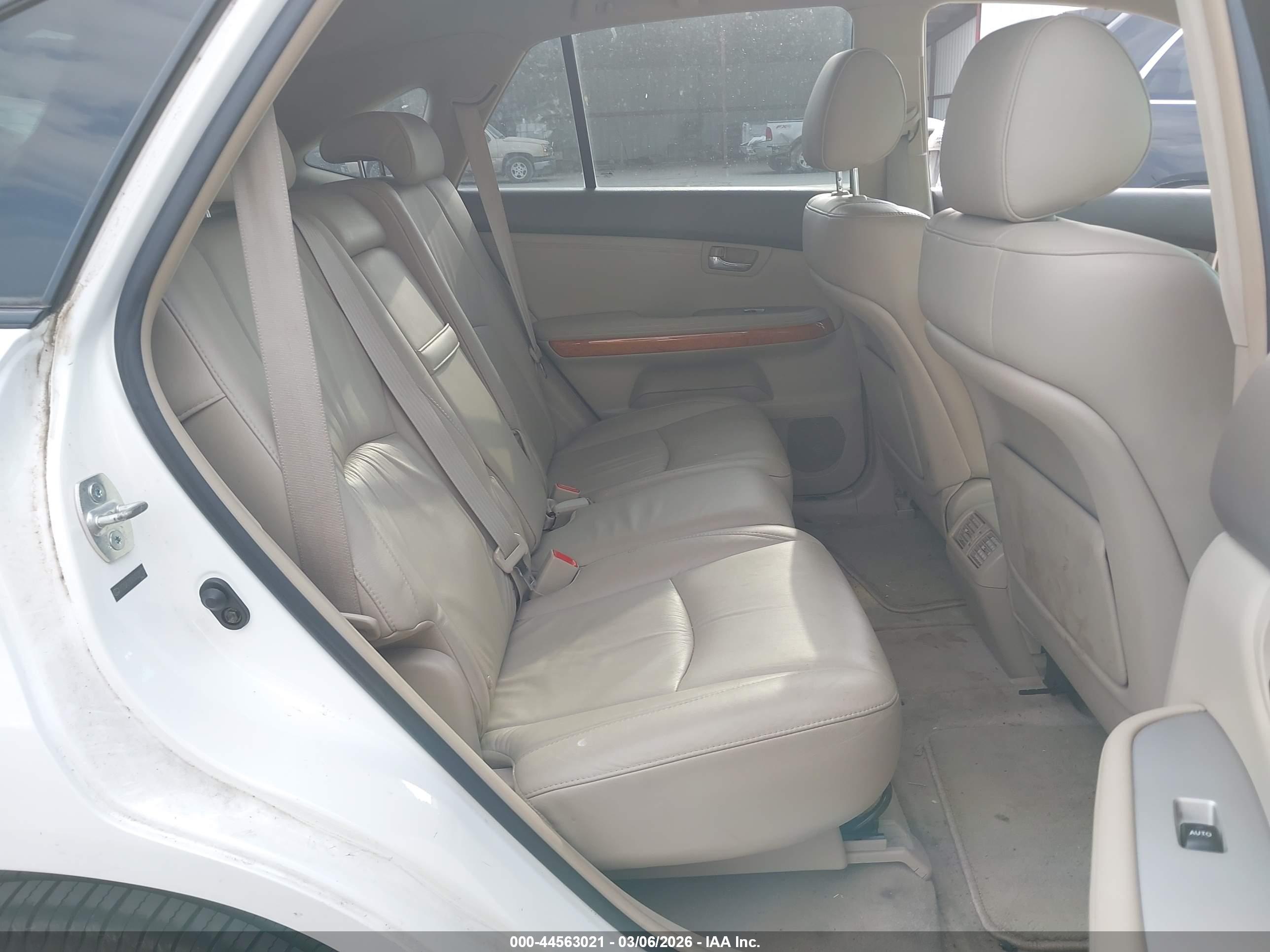 LEXUS RX image 8