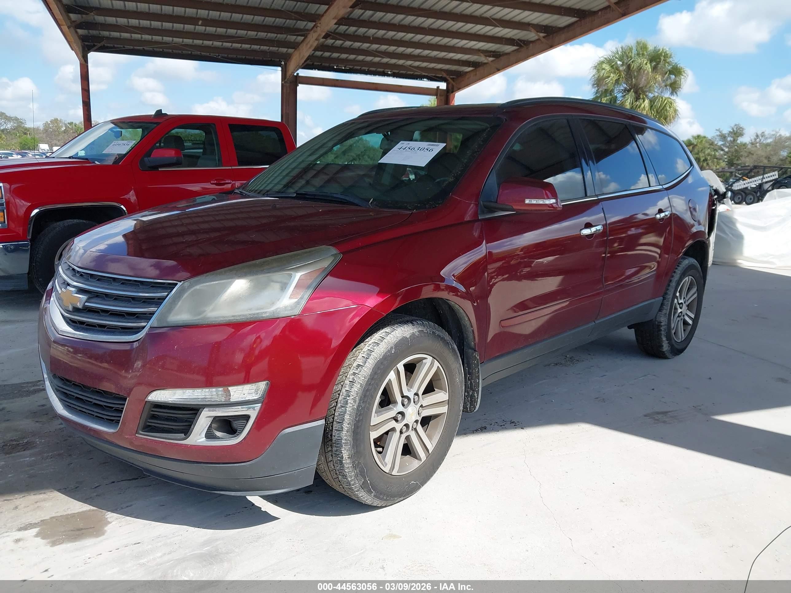 CHEVROLET TRAVERSE image 2