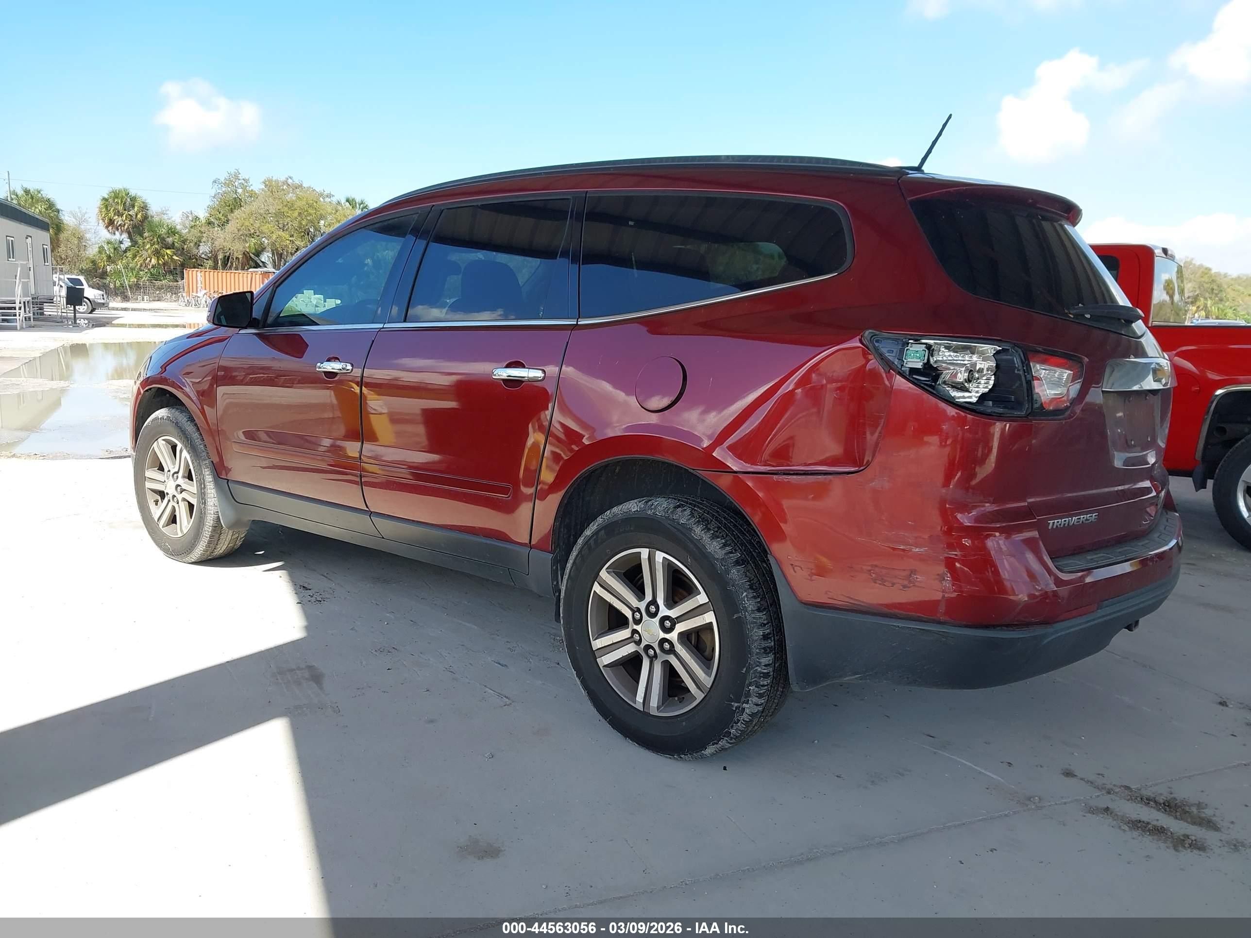 CHEVROLET TRAVERSE image 3
