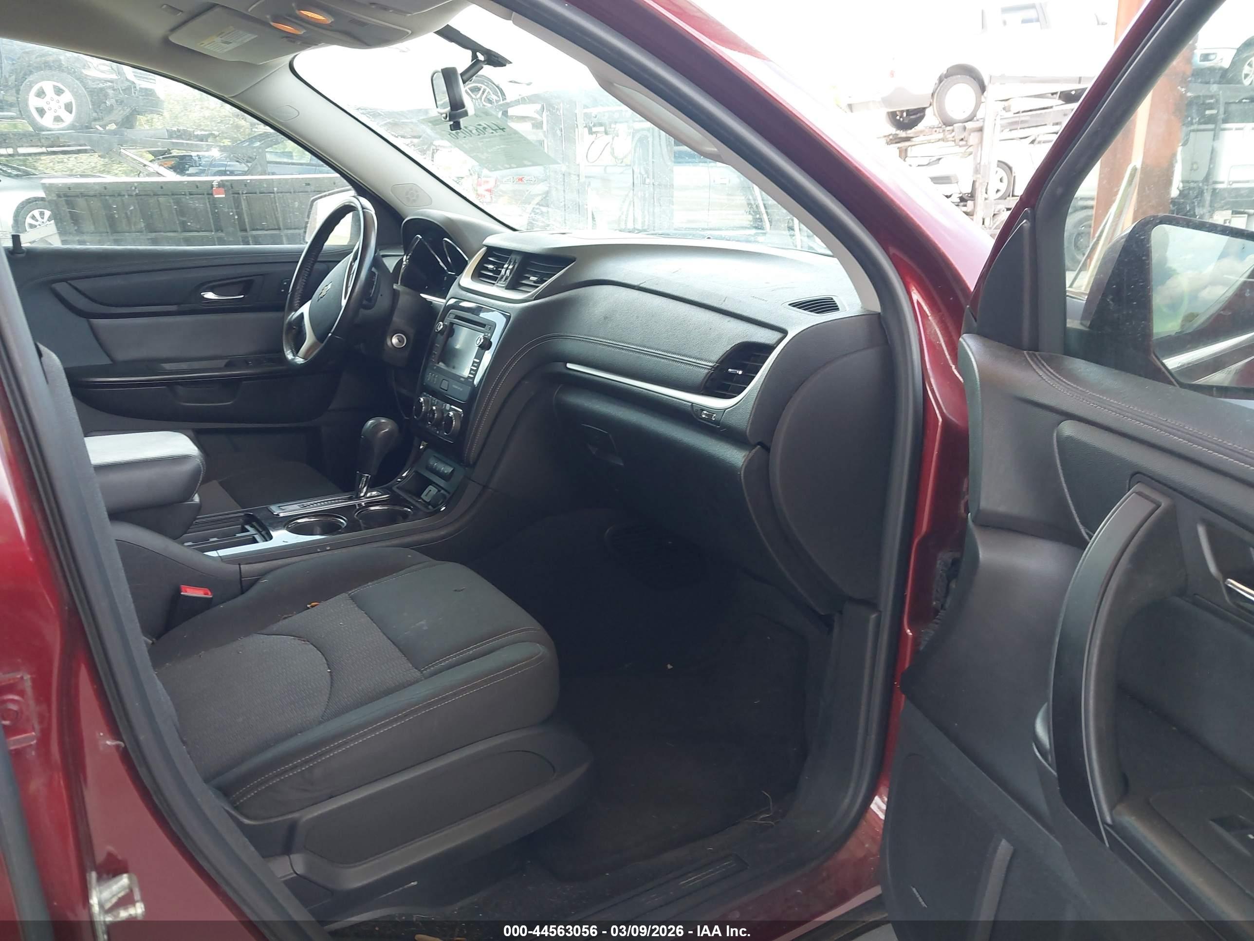 CHEVROLET TRAVERSE image 5