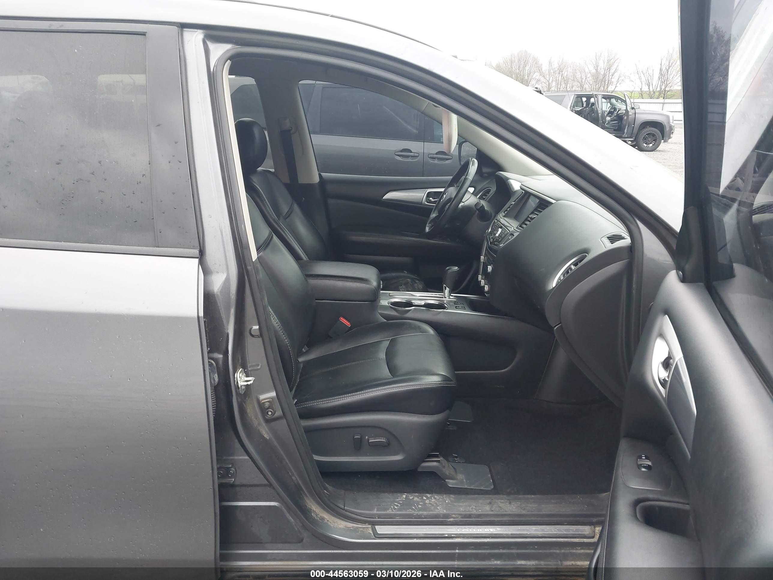 NISSAN PATHFINDER image 5