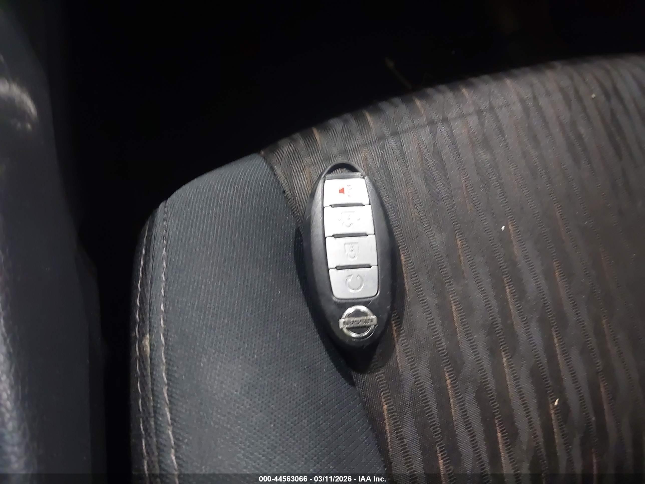 NISSAN ROGUE image 11