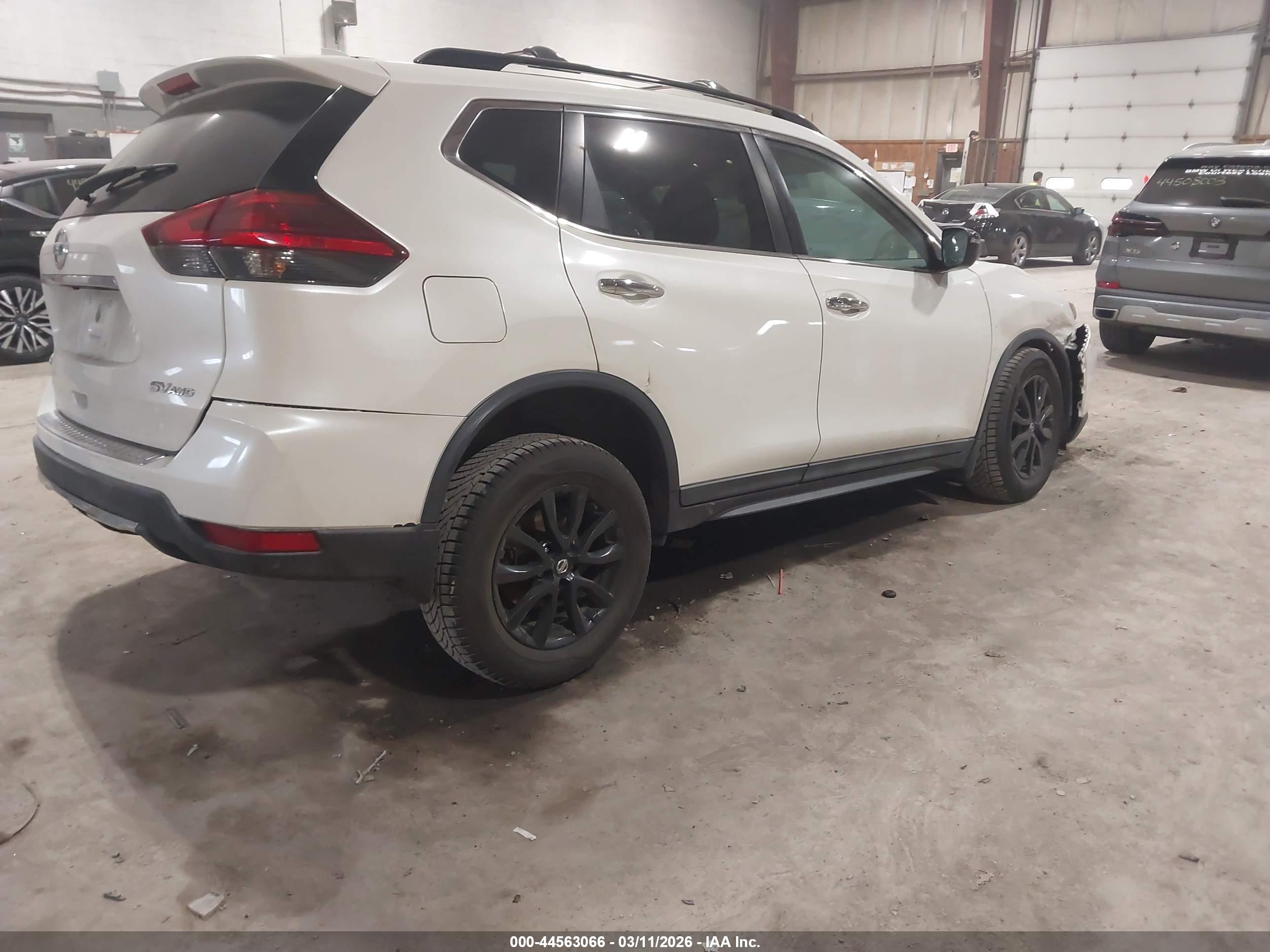 NISSAN ROGUE image 4