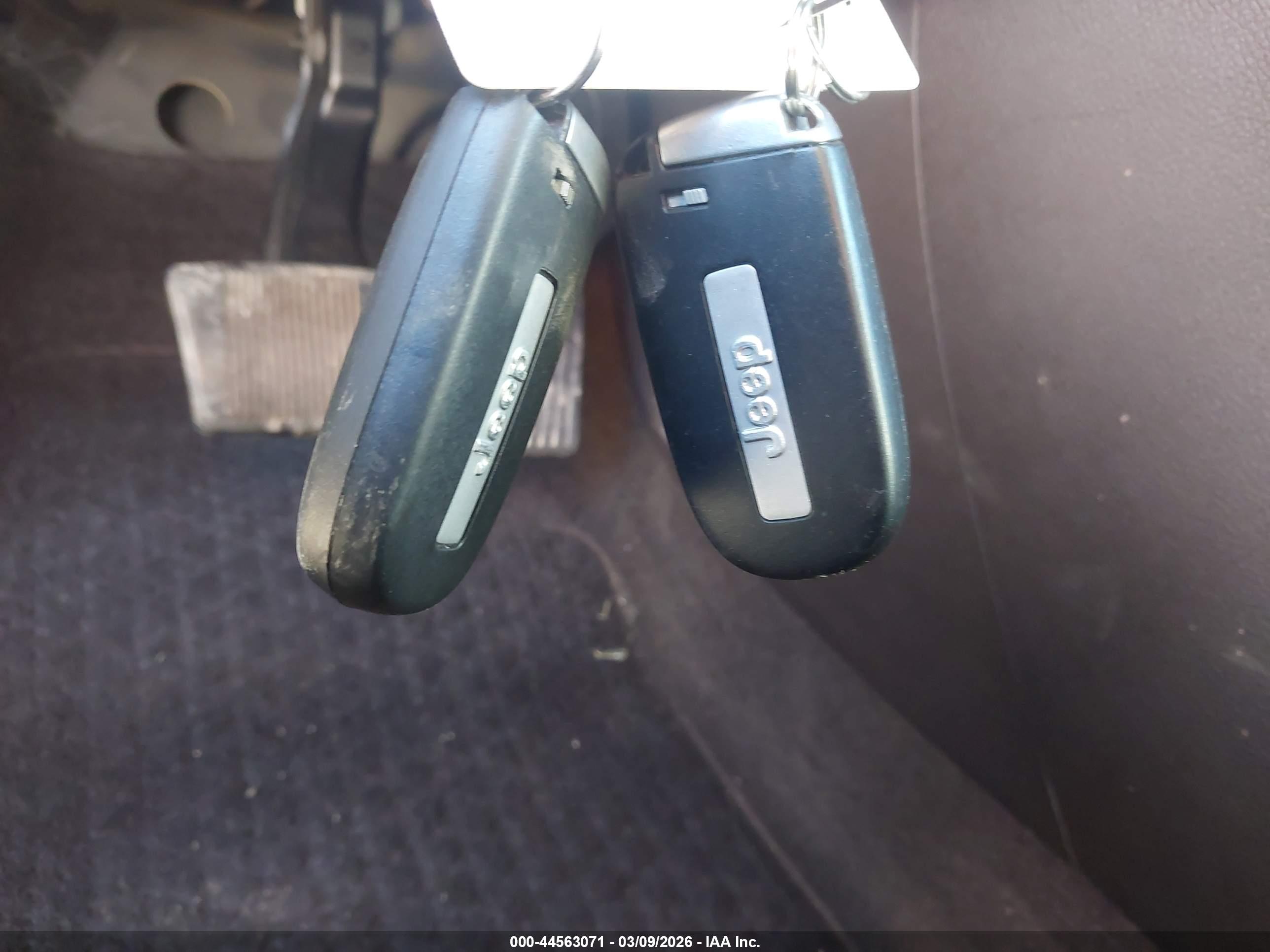 JEEP CHEROKEE image 11