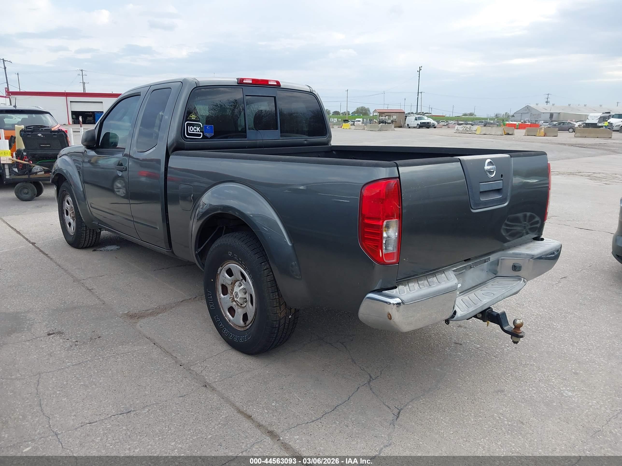 NISSAN FRONTIER image 3