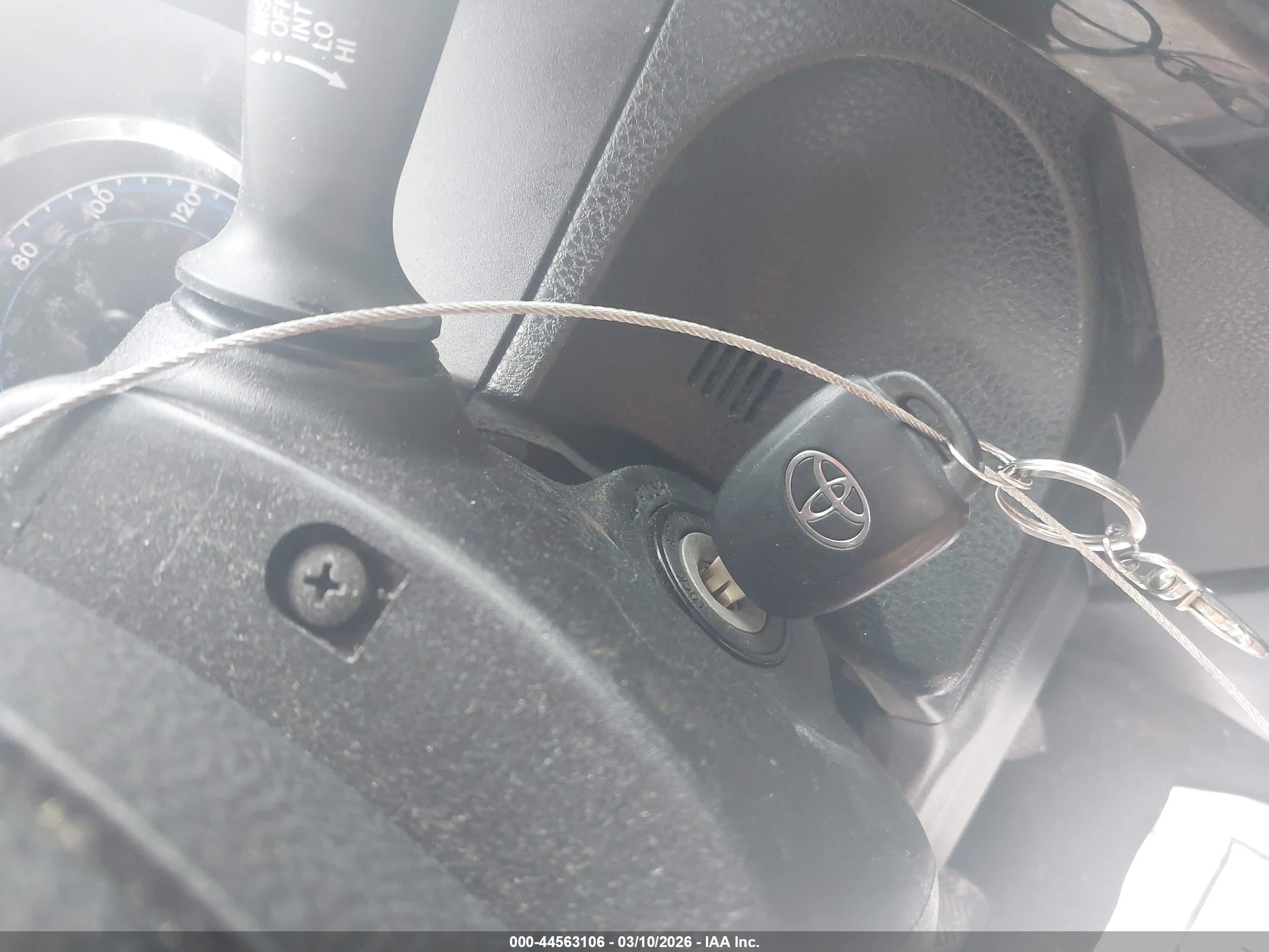 TOYOTA COROLLA image 11
