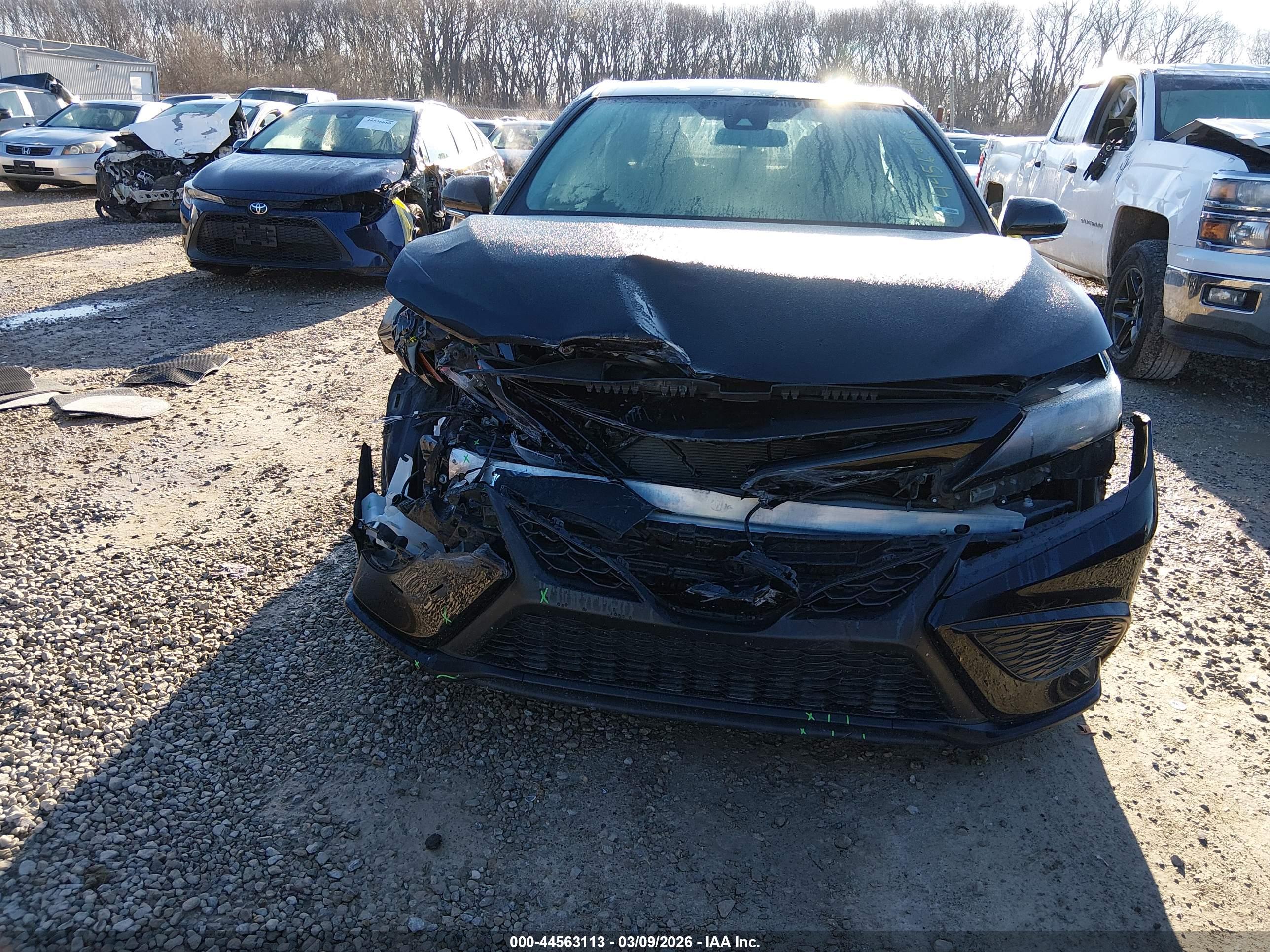 TOYOTA CAMRY image 6