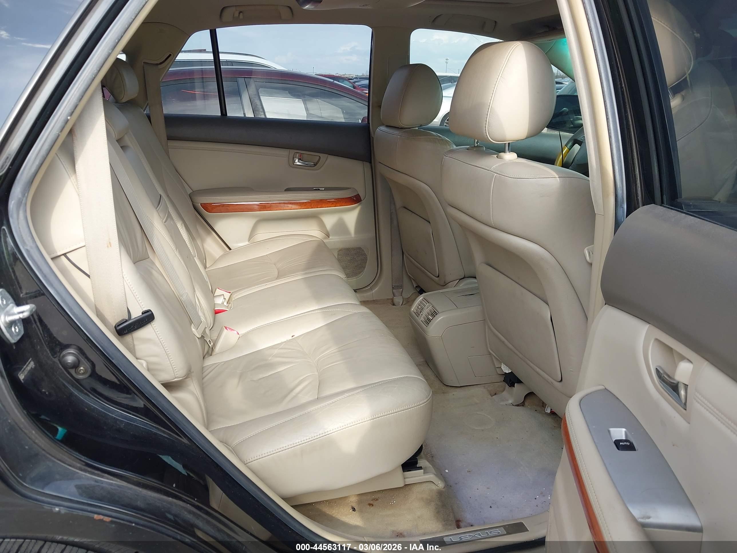 LEXUS RX image 8