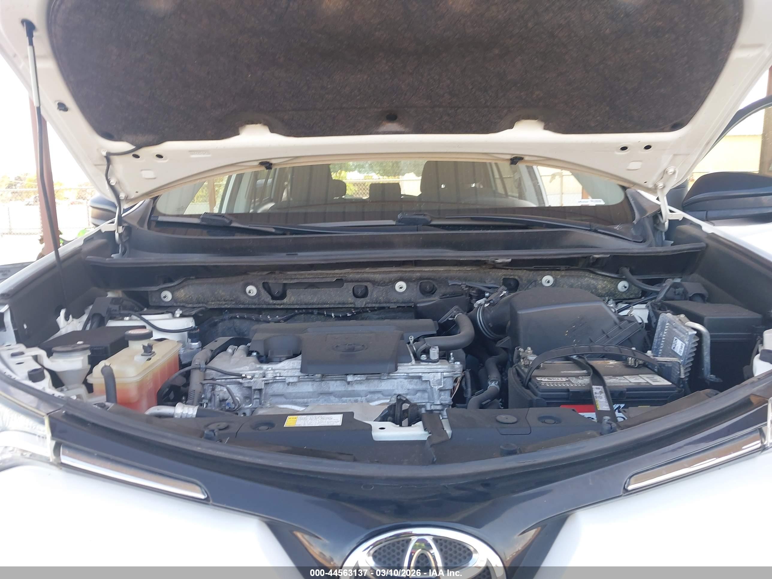 TOYOTA RAV4 image 10