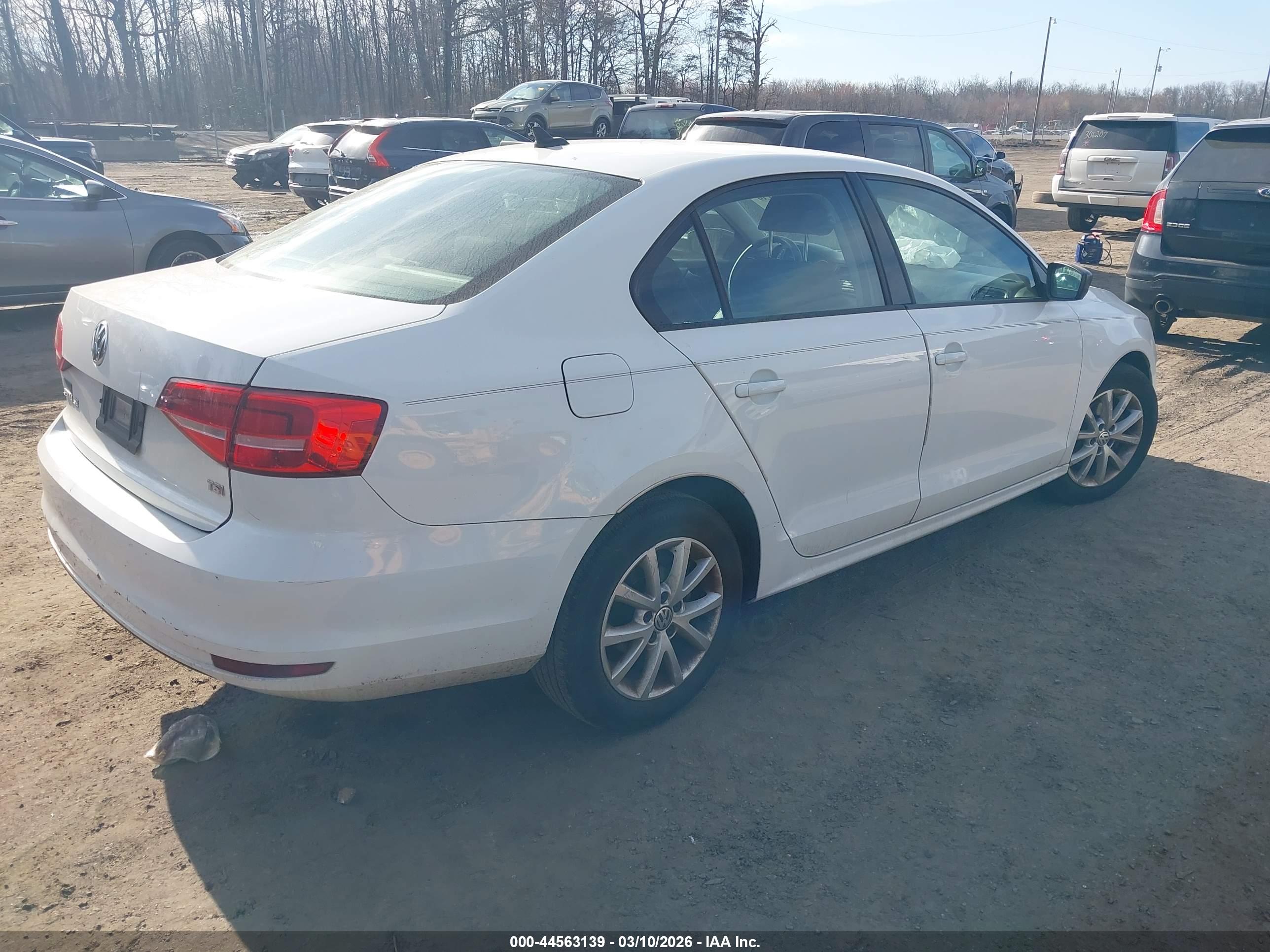 VOLKSWAGEN JETTA image 4
