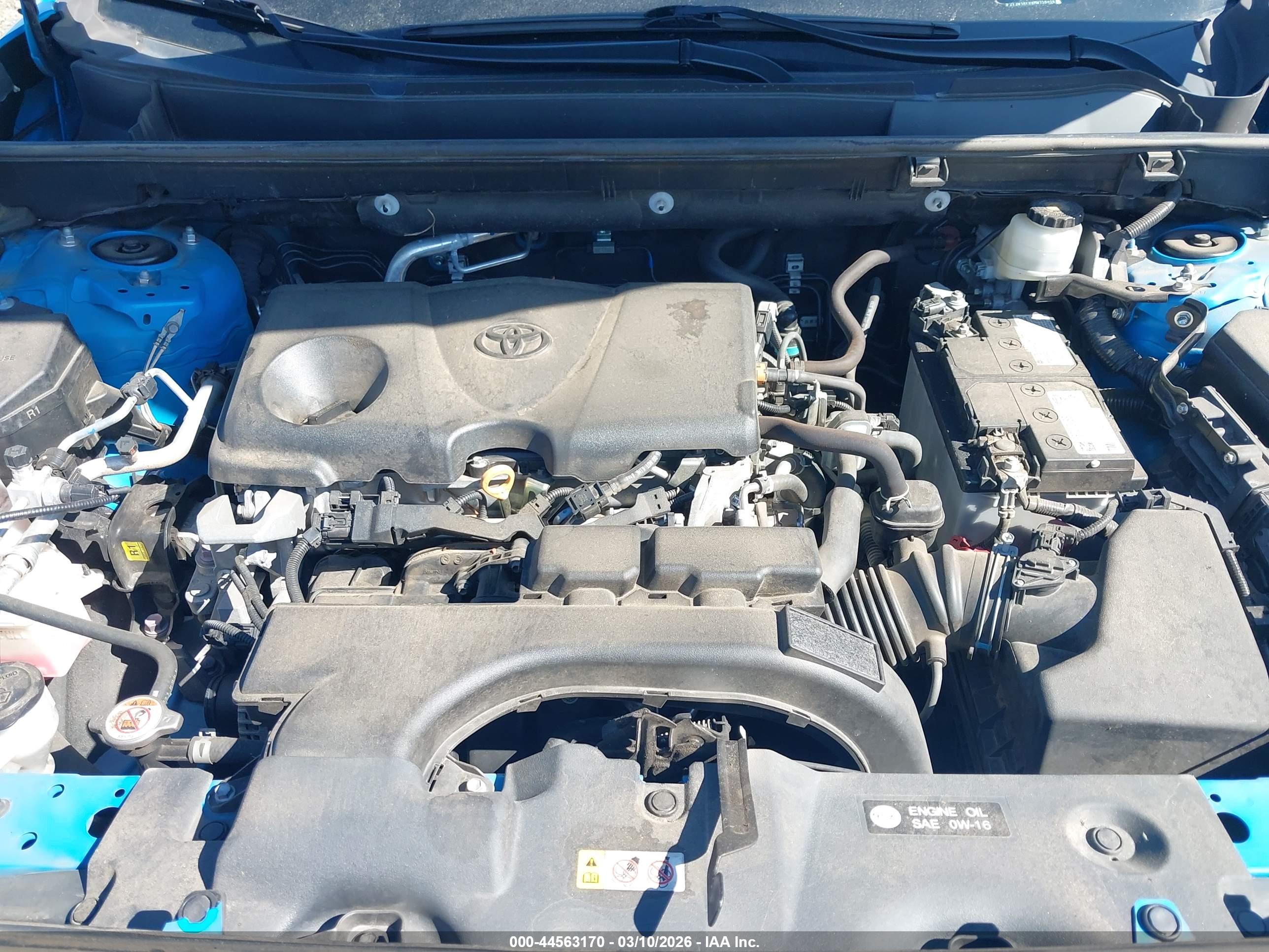 TOYOTA RAV4 image 10