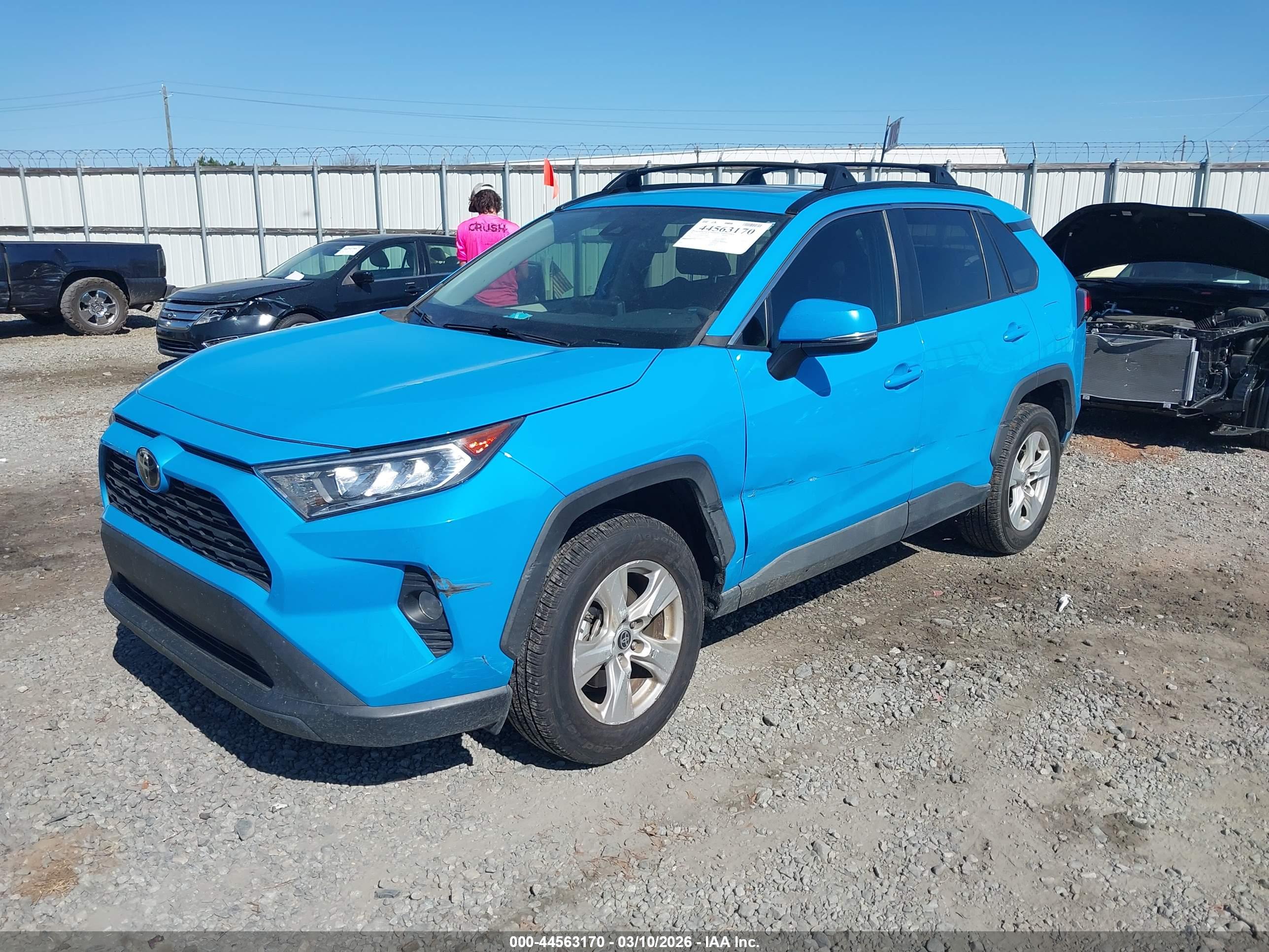 TOYOTA RAV4 image 2