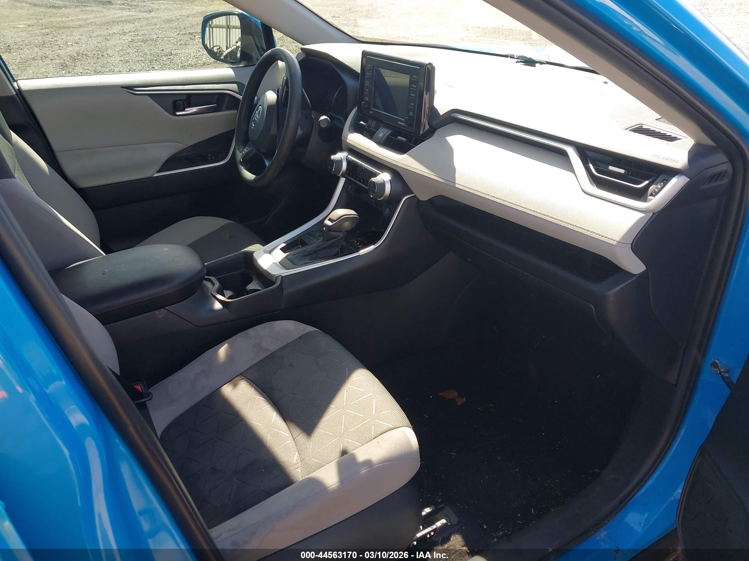 TOYOTA RAV4 image 5