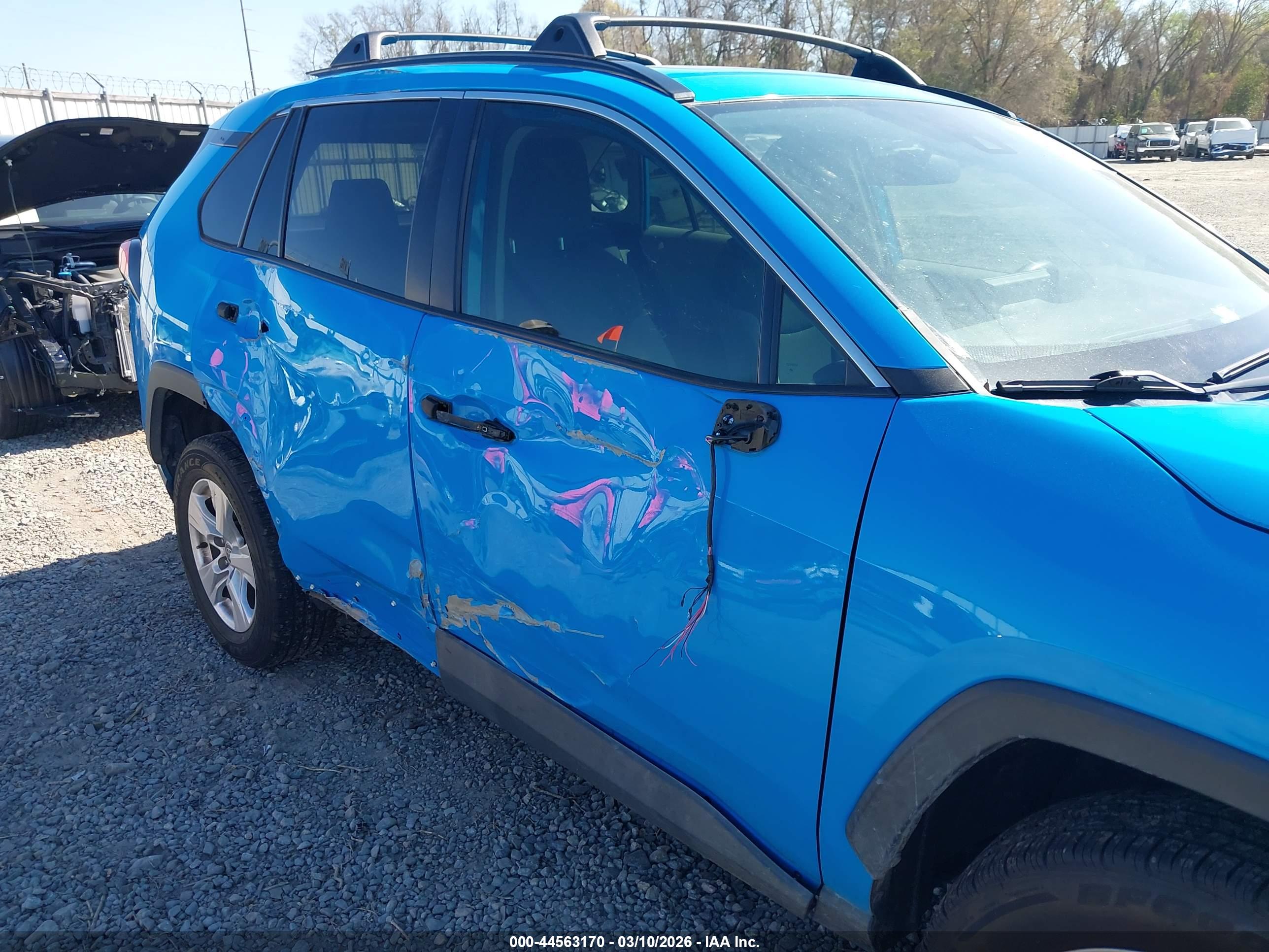 TOYOTA RAV4 image 6