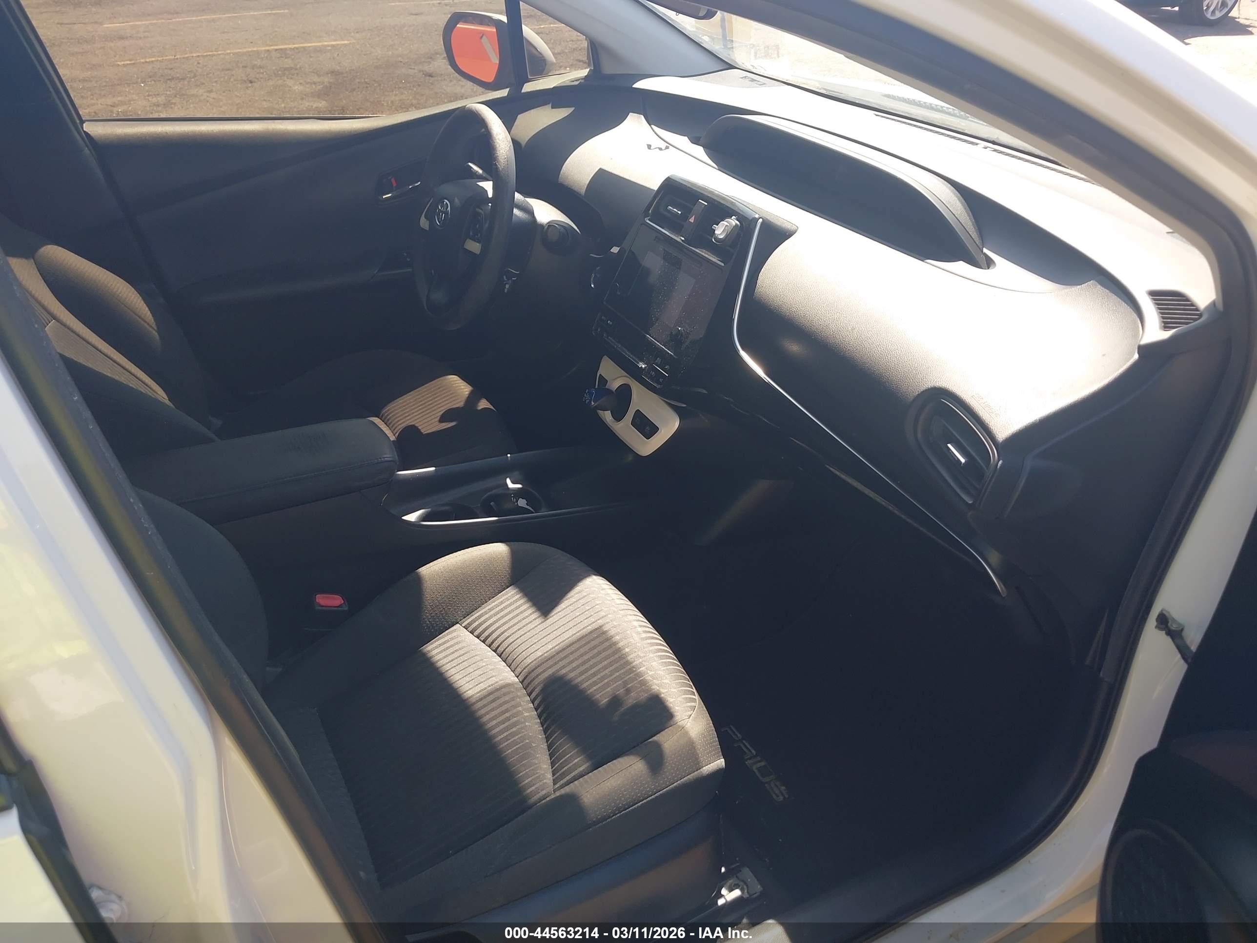 TOYOTA PRIUS image 5
