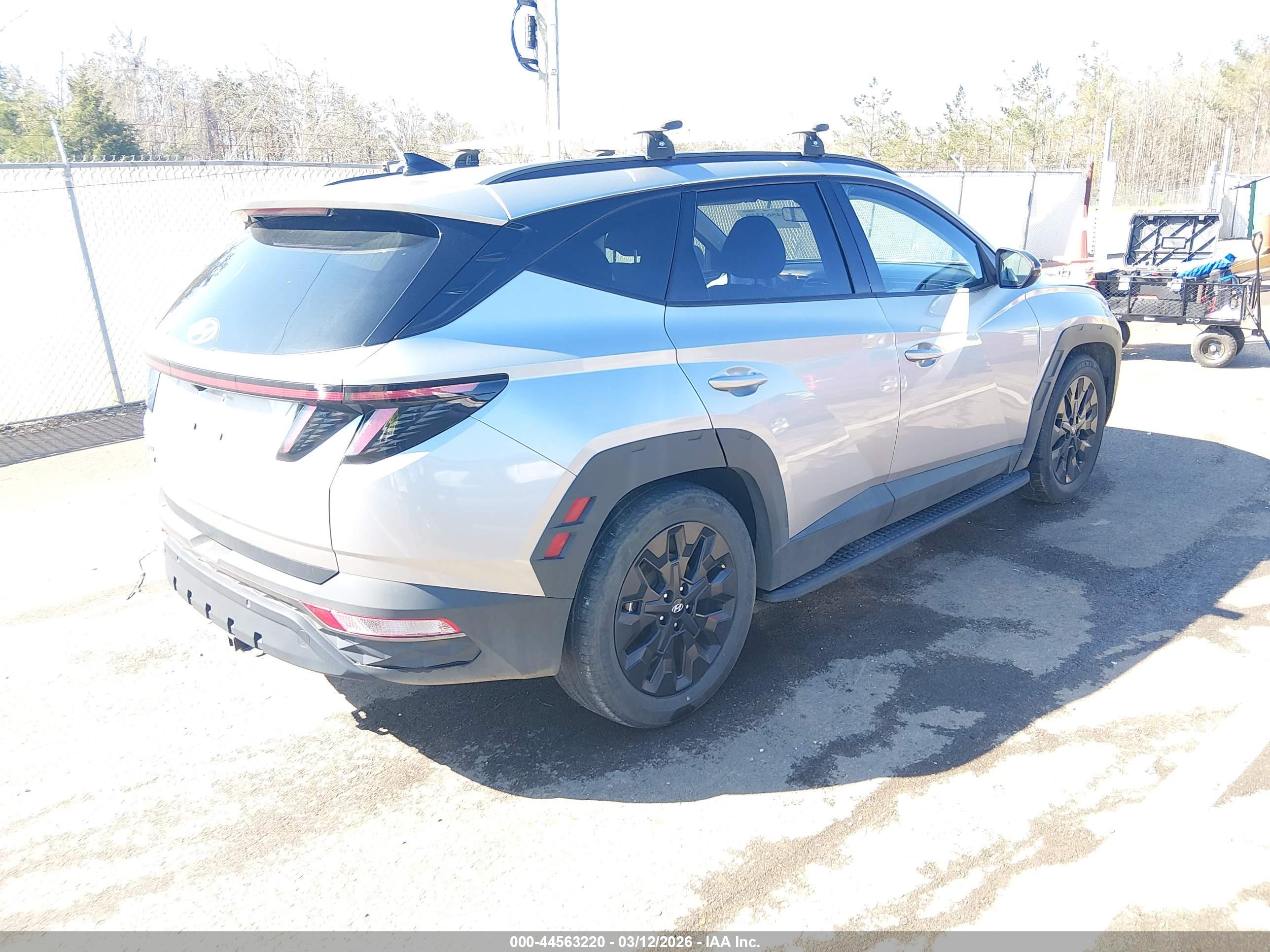 HYUNDAI TUCSON image 4