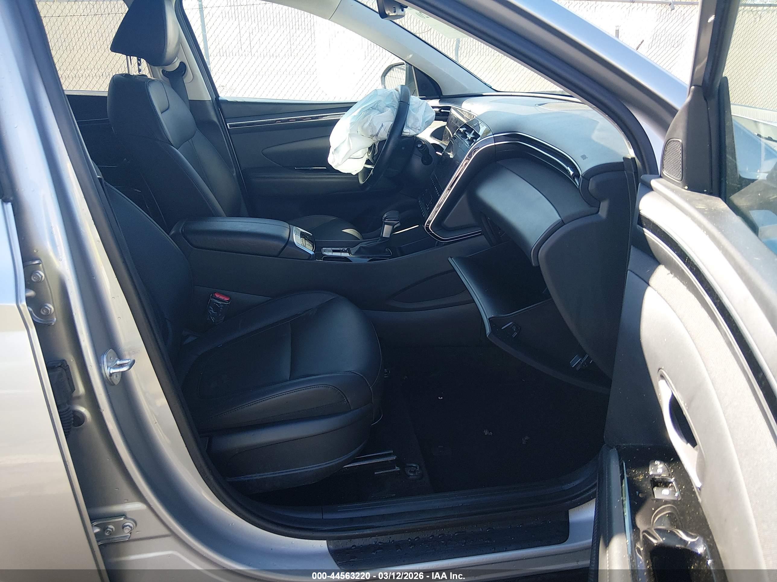 HYUNDAI TUCSON image 5