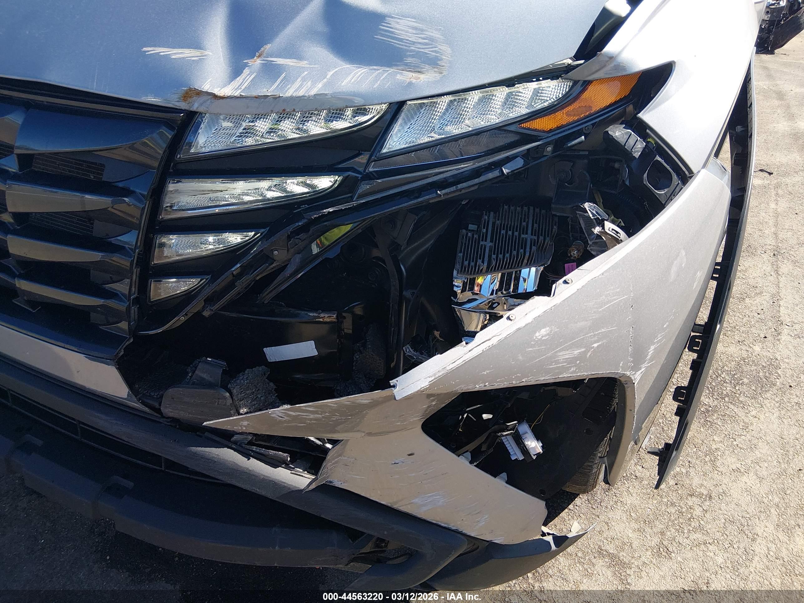 HYUNDAI TUCSON image 6