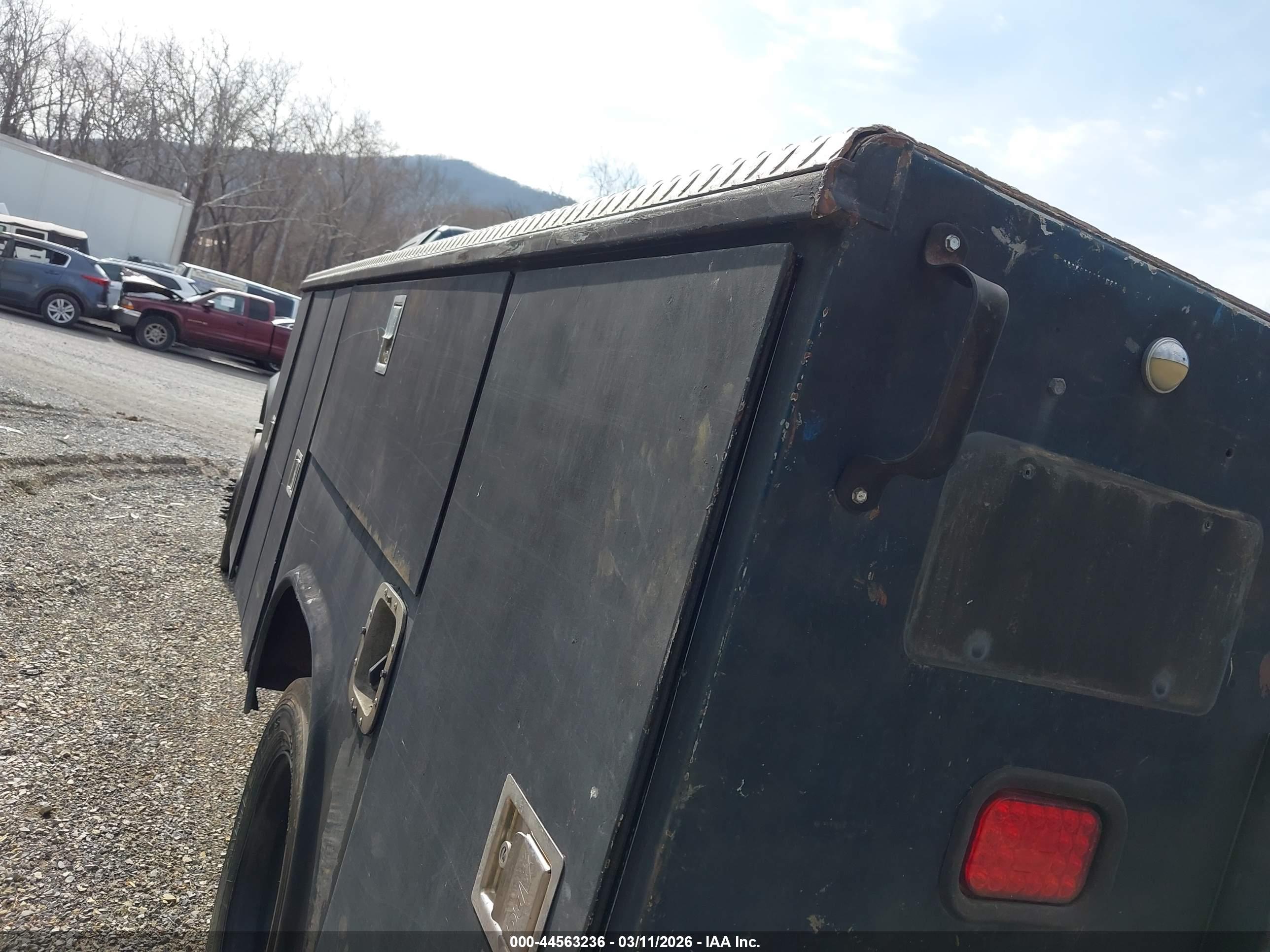 FORD F-450 image 3